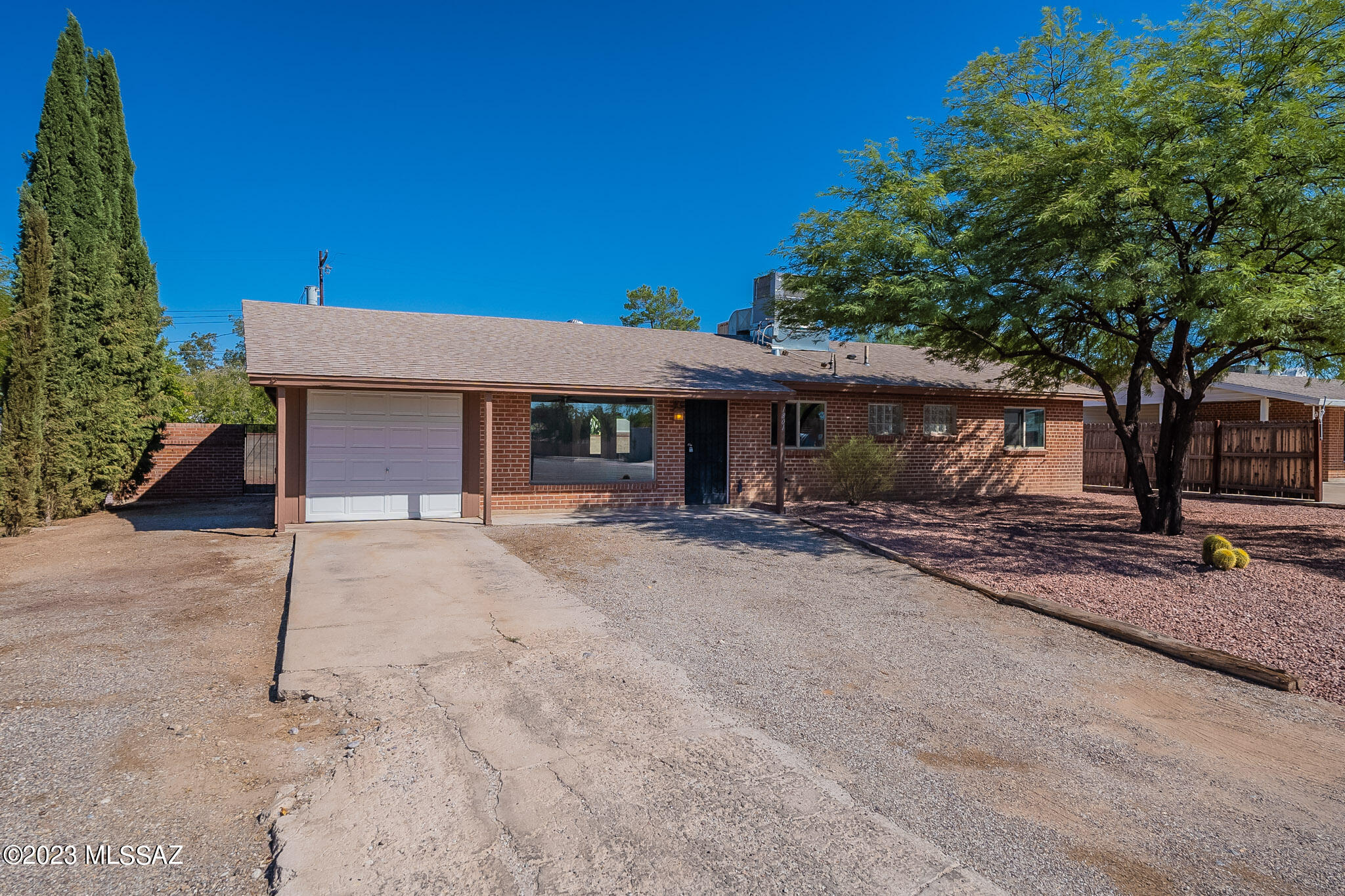 Friendly neighborhood, close to elementary school and community pool. This 3 bdr 2 bath home has been freshly redone. New dual pane windows 2023, newer roof 2020, hvac 2022,replumbed 2020, fresh paint and flooring. 
Pool replastered 2023. Neutral colors new kitchen cabinets and granite countertops. This home is sure to please the most particular buyer.
*Agent/owner, listing agent related to seller
Seller to do 1031 exchange at no cost to buyer
