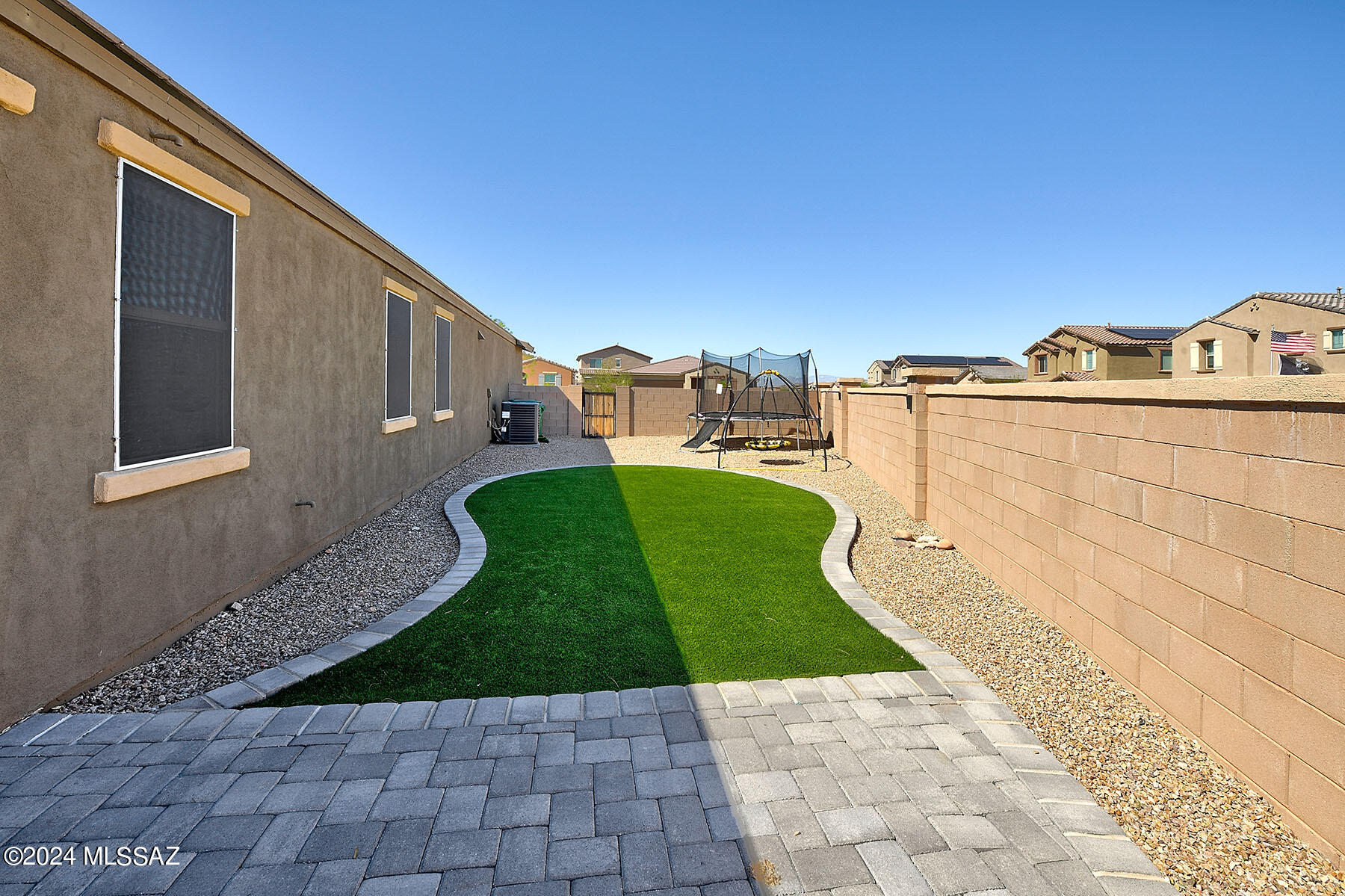 Entrada Del Rio - Residential