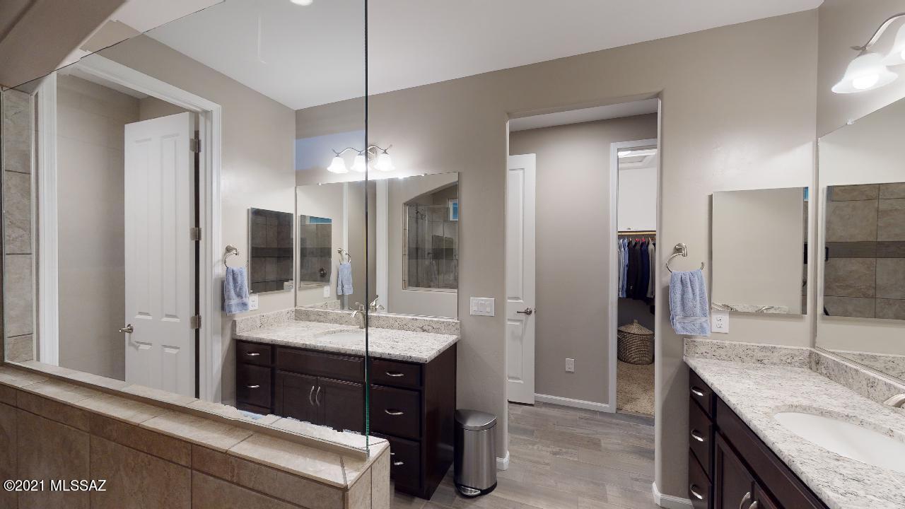 Golden Barrel Place At Dove Mountain SQ20141710079 - Residential