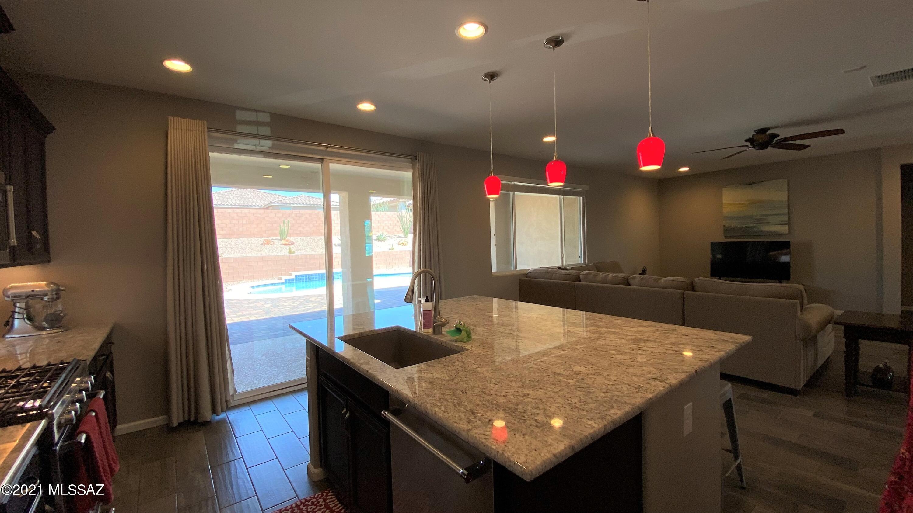 Golden Barrel Place At Dove Mountain SQ20141710079 - Residential