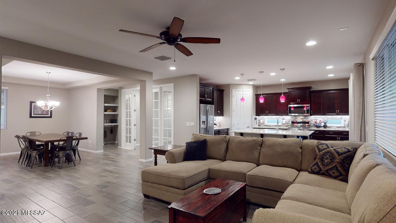 Golden Barrel Place At Dove Mountain SQ20141710079 - Residential