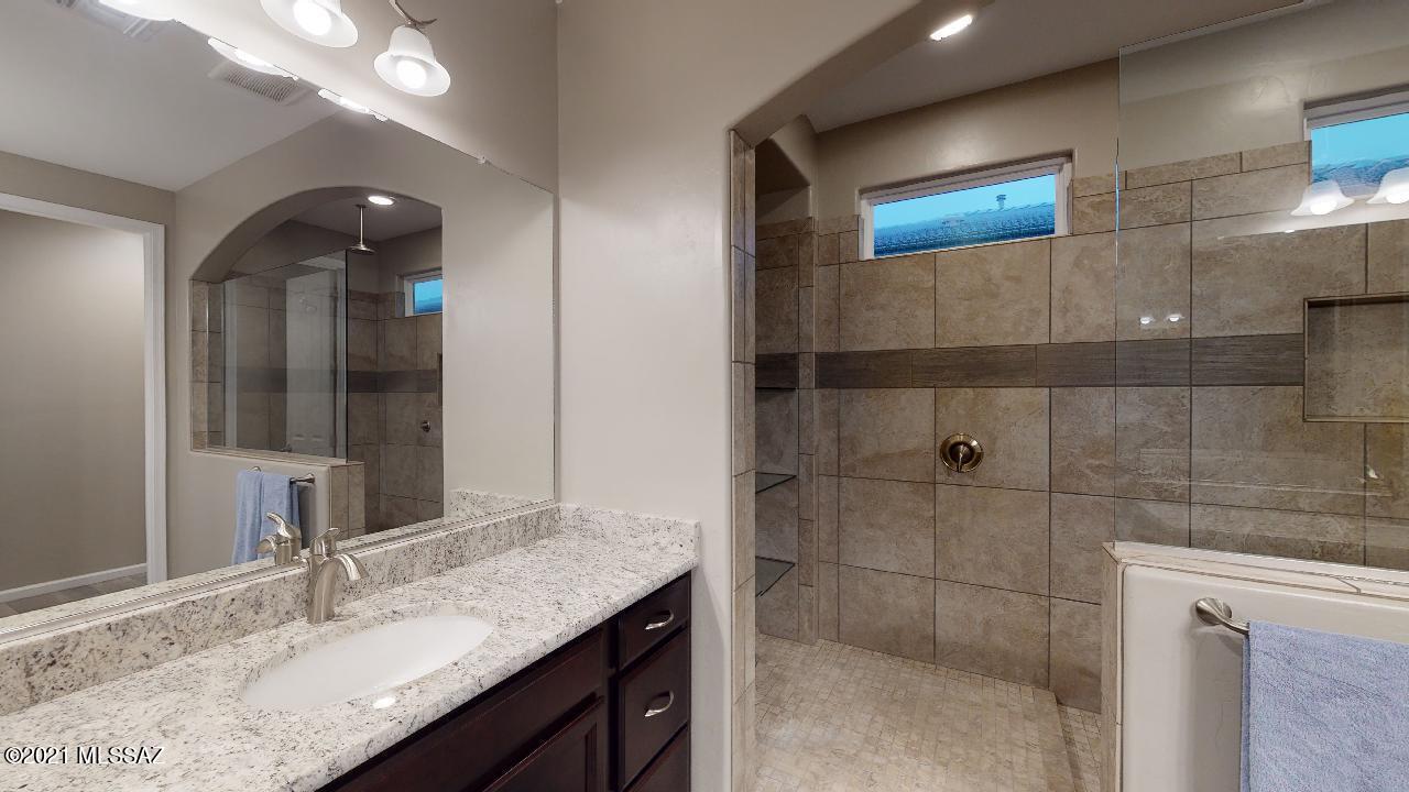 Golden Barrel Place At Dove Mountain SQ20141710079 - Residential