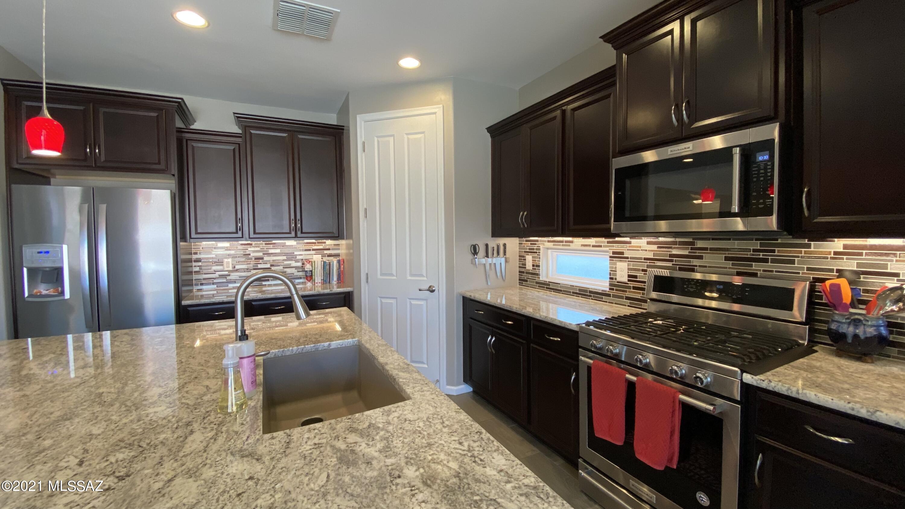 Golden Barrel Place At Dove Mountain SQ20141710079 - Residential