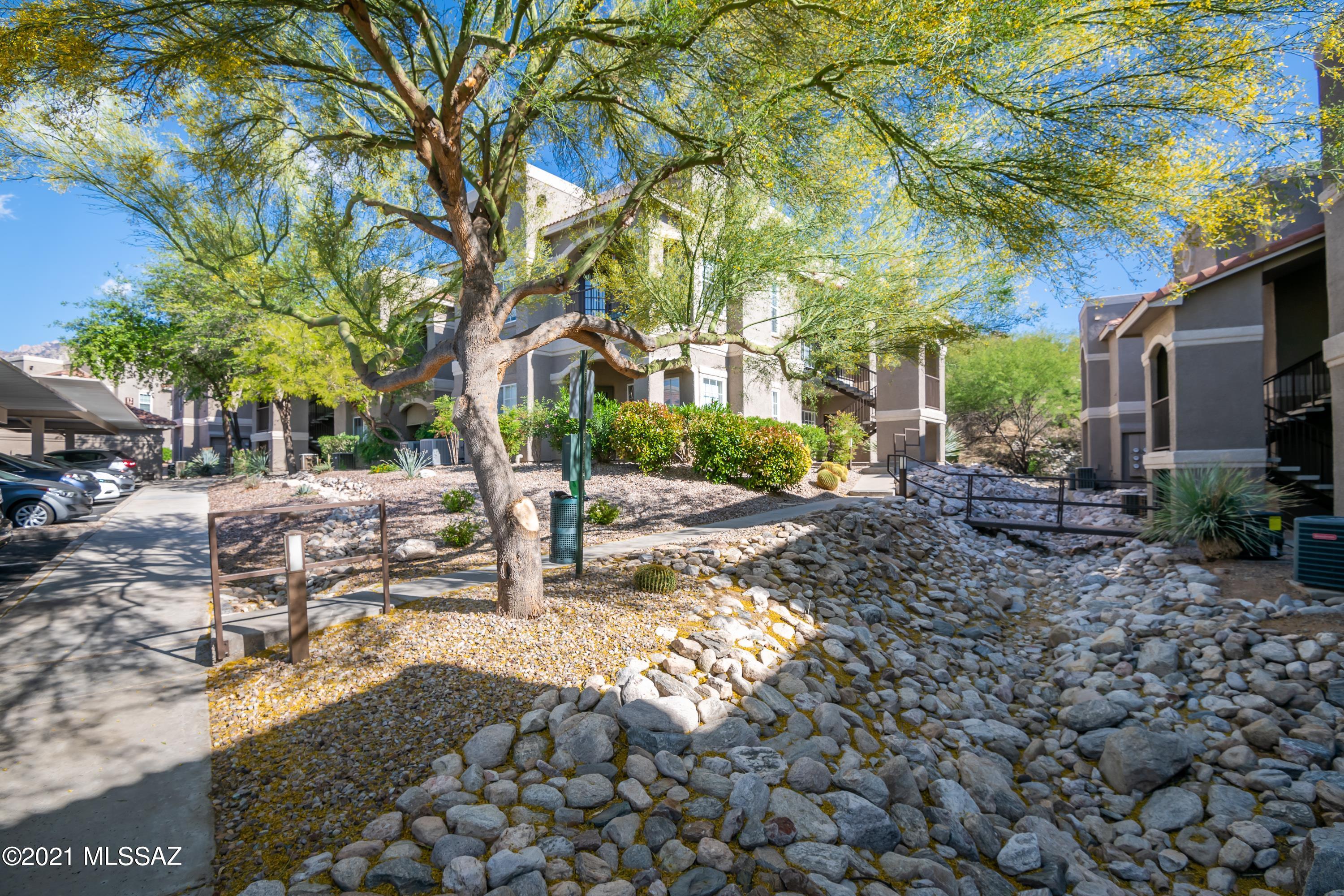The Boulders at La Reserve Condominiums - Residential