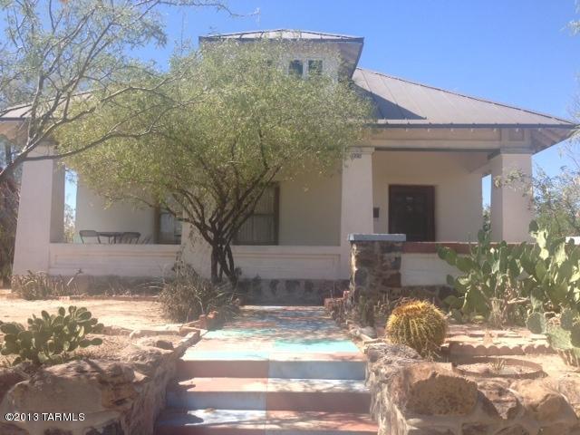 Historic Tucson home within walking distance to U of A.  Updated 1475 square foot home with beautiful wood floors and large backyard.  Great location near U of A, UMC, groceries, schools, movies, etc.Has Evaporative cooling.