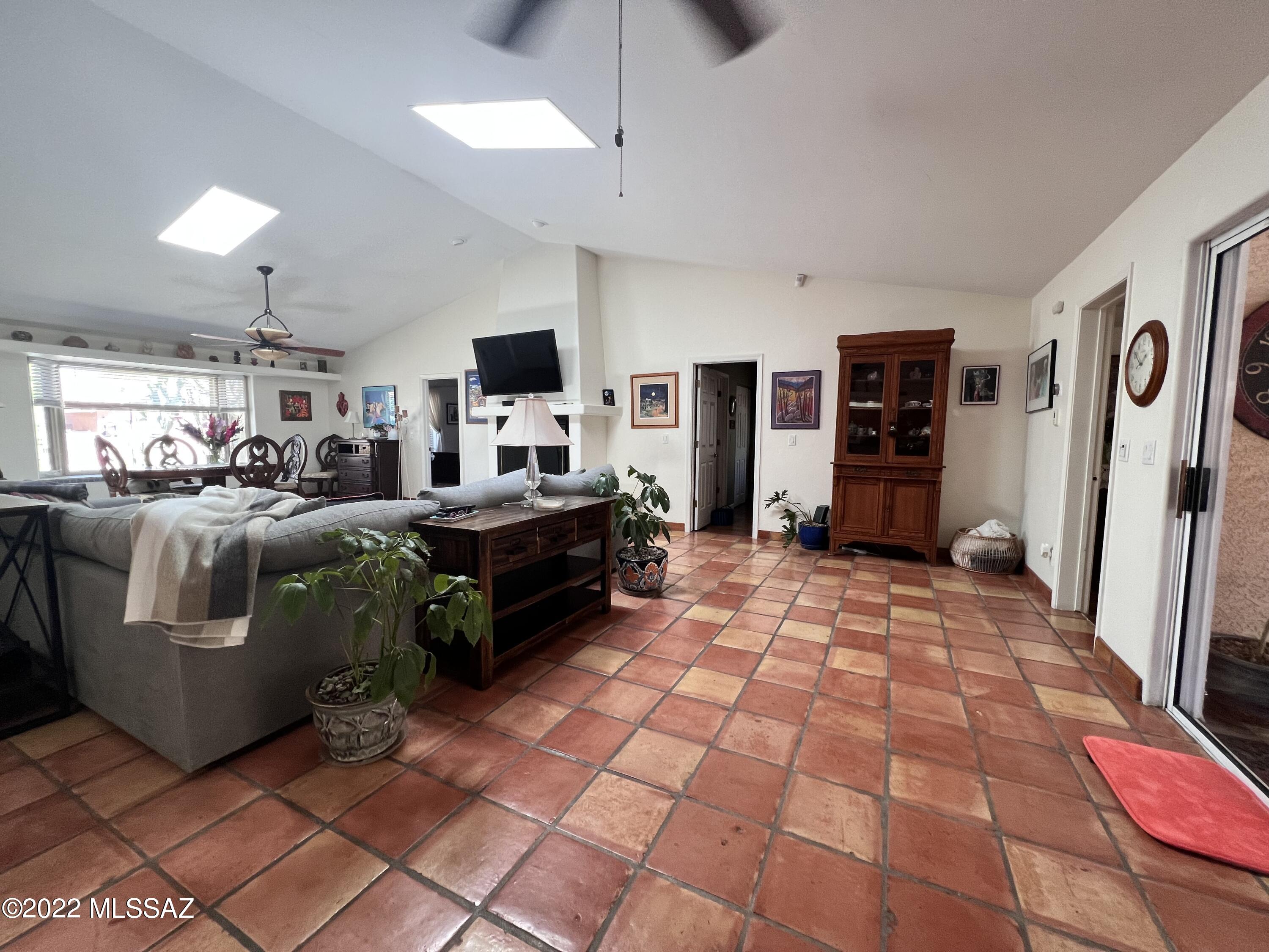 Nueve Campanas (1-9) - Residential