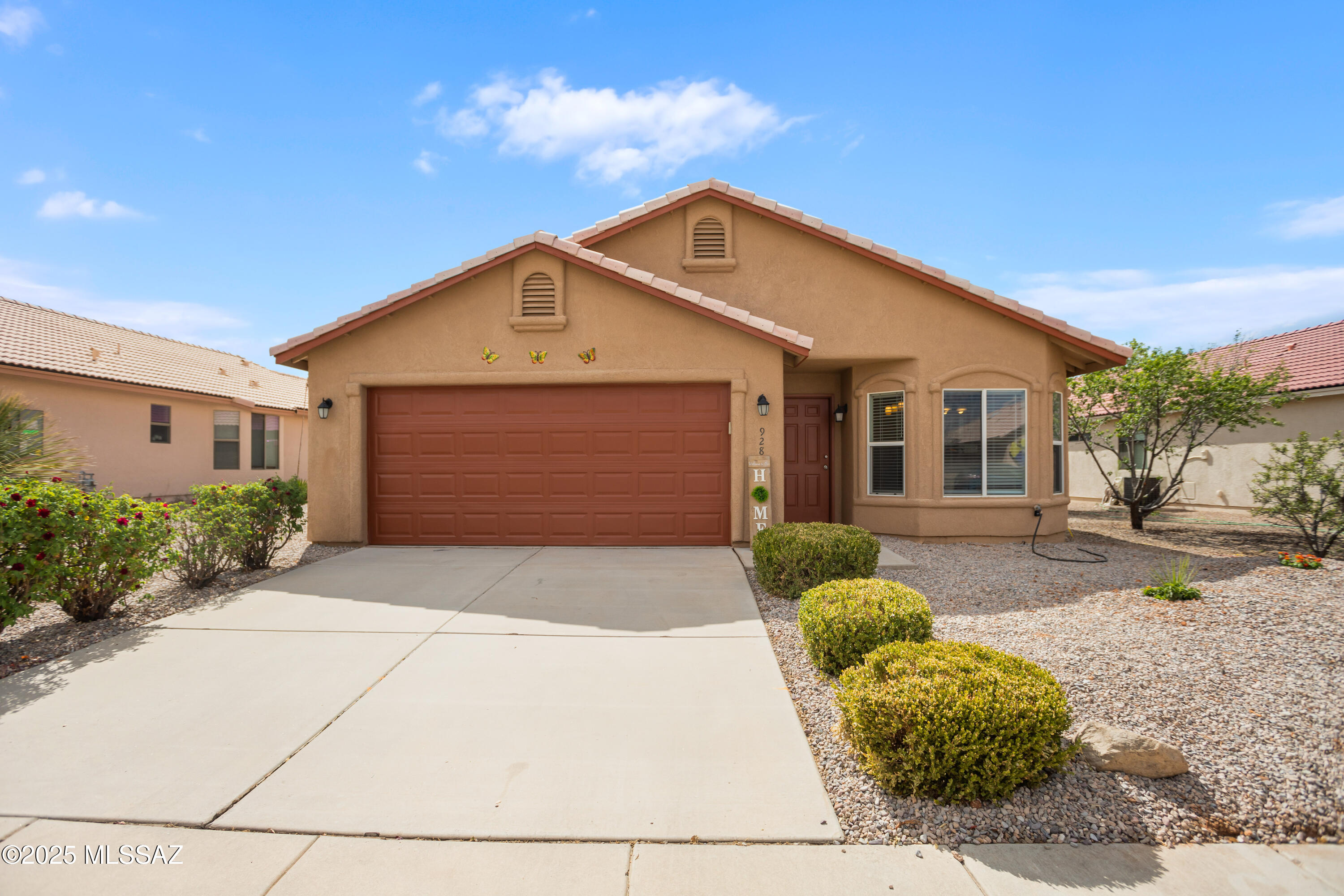 Lovely updated home in desirable Chaparral Village North with NO HOA! Walking distance to medical center, close proximity to community college and major shopping. New flooring, kitchen appliances, interior paint, garage trim, door and front door. New gravel, light fixture, faux wood blinds. Theres a kiddie park in the area. Spacious great room, breakfast nook, white kitchen cabinets, new kitchen faucet, sink, bathroom faucets, new thermostat. Peach  and olive tree.  Affordable living in a great subidivsion. Owner Agent
https://vimeo.com/1096979955/5d360fc8e4?share=copy