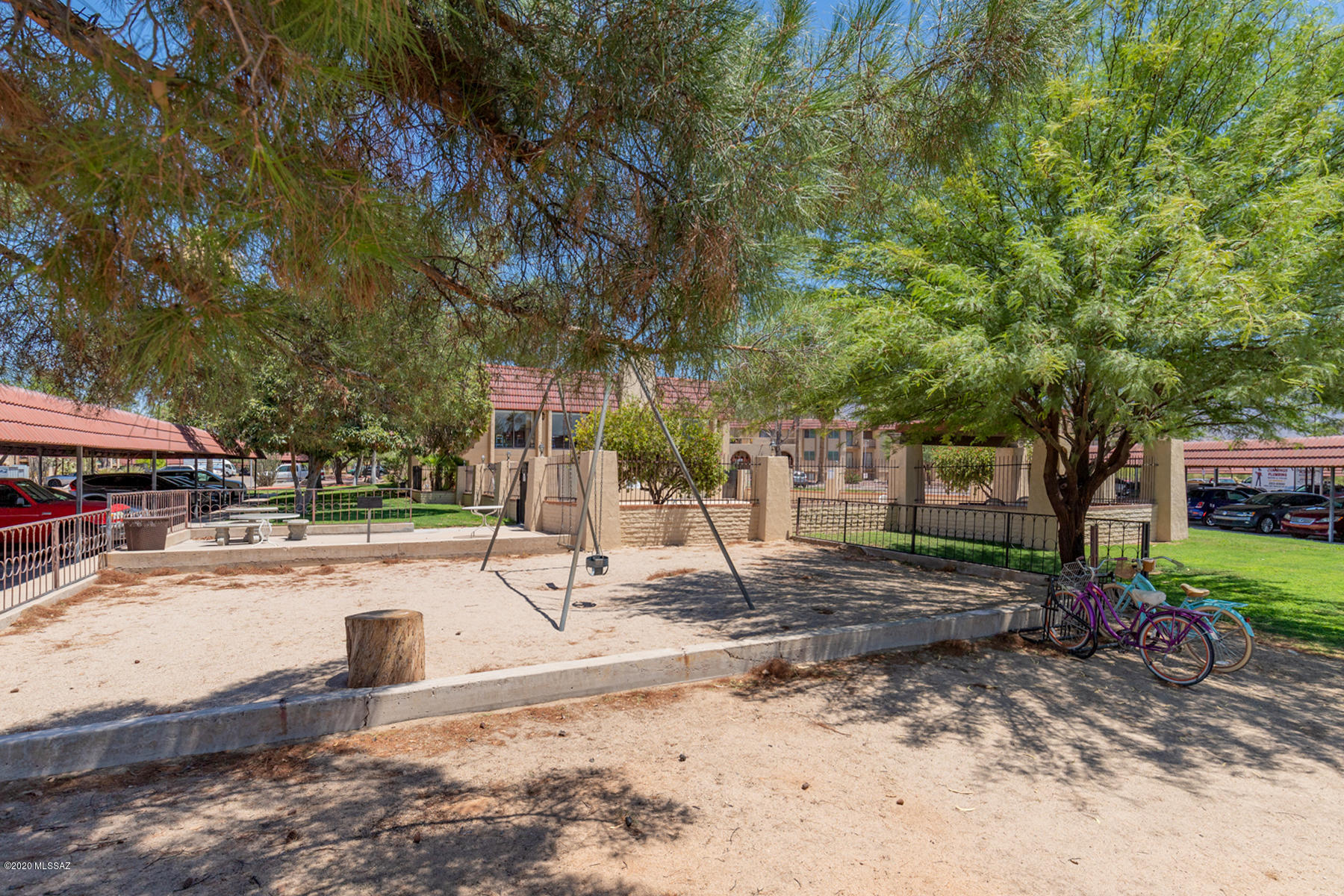 Barcelona Manor Condominiums - Residential