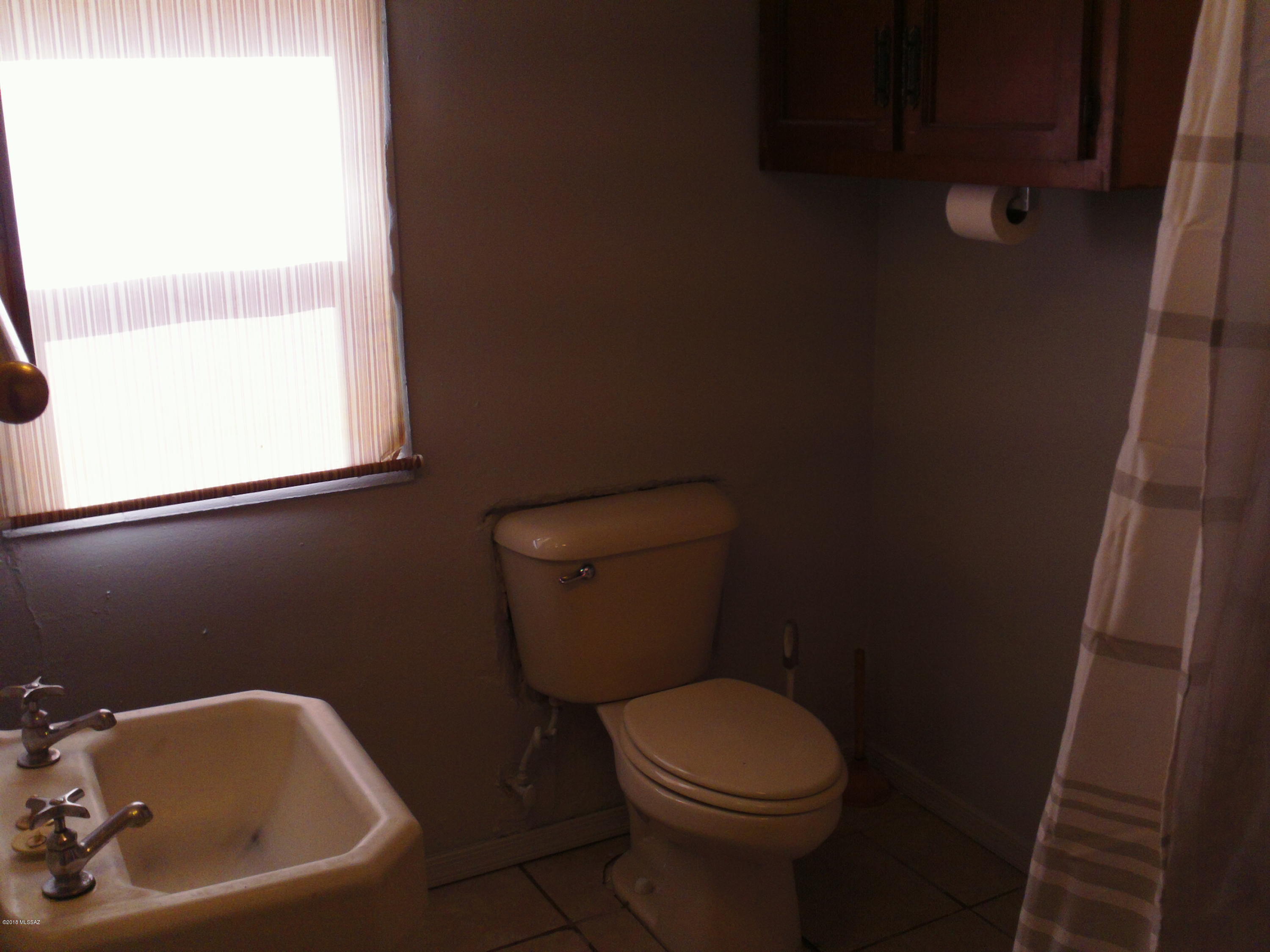 Unsubdivided - Residential Lease