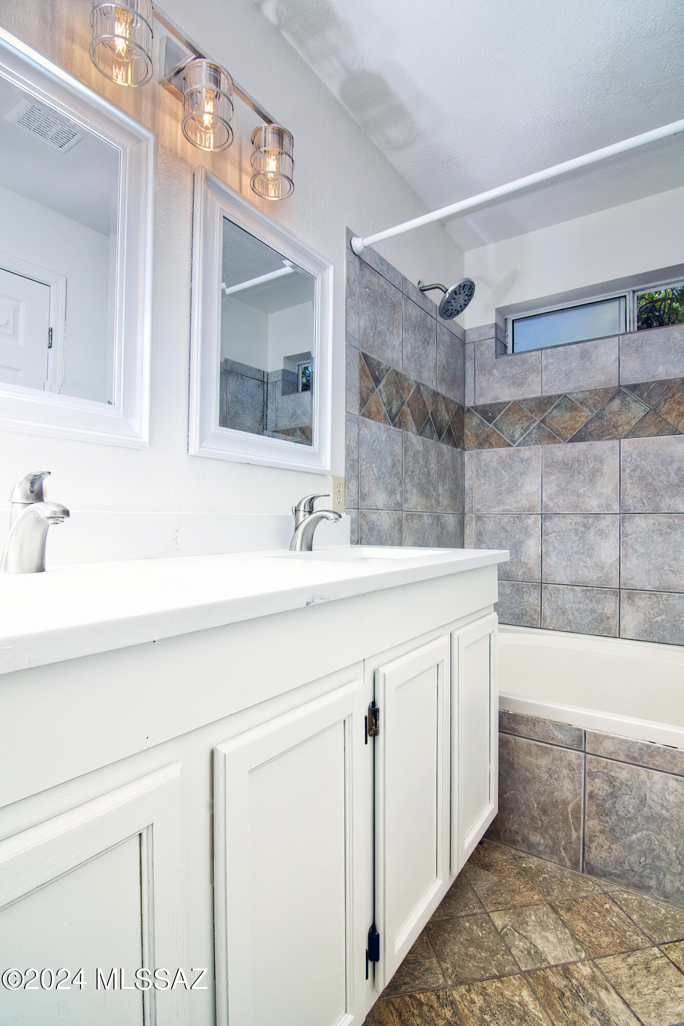 New Tucson Unit NO. 23 (140-261) - Residential