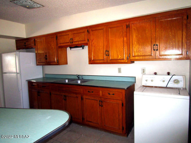 Tierra Del Sol (1-2) - Residential Lease
