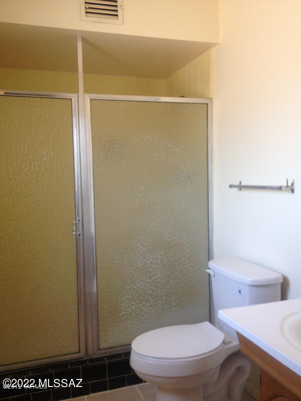 Tierra Del Sol (1-2) - Residential Lease