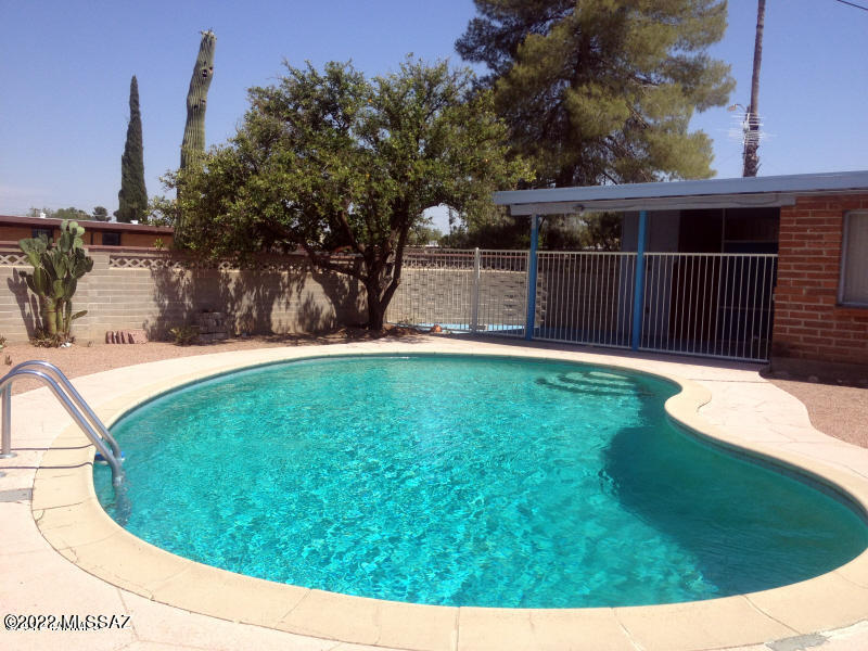 Tierra Del Sol (1-2) - Residential Lease