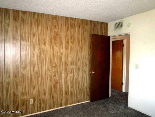 Tierra Del Sol (1-2) - Residential Lease