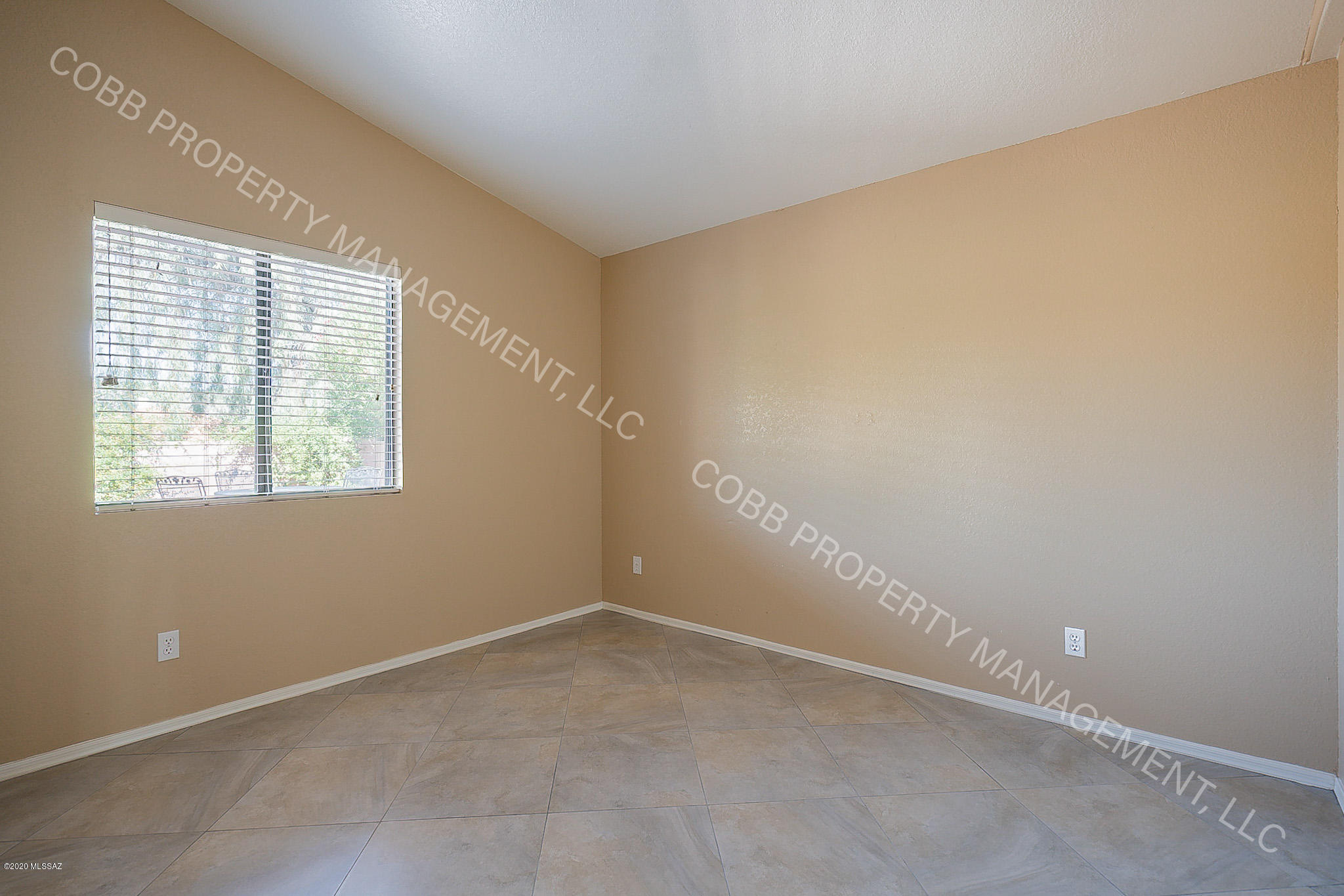 Ventana De Sabino (1-86) - Residential Lease