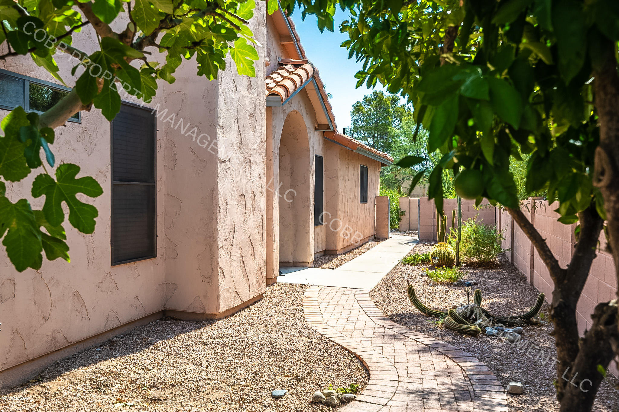 Ventana De Sabino (1-86) - Residential Lease