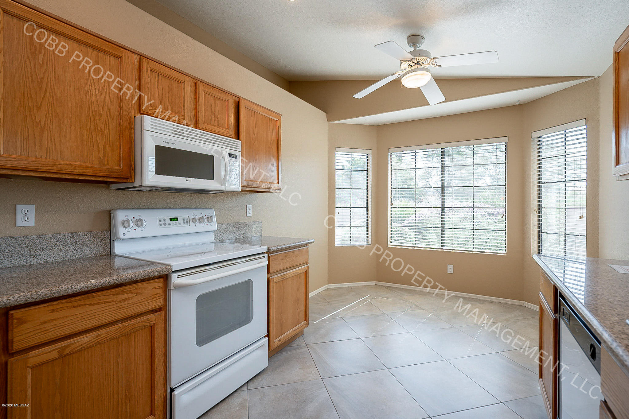Ventana De Sabino (1-86) - Residential Lease