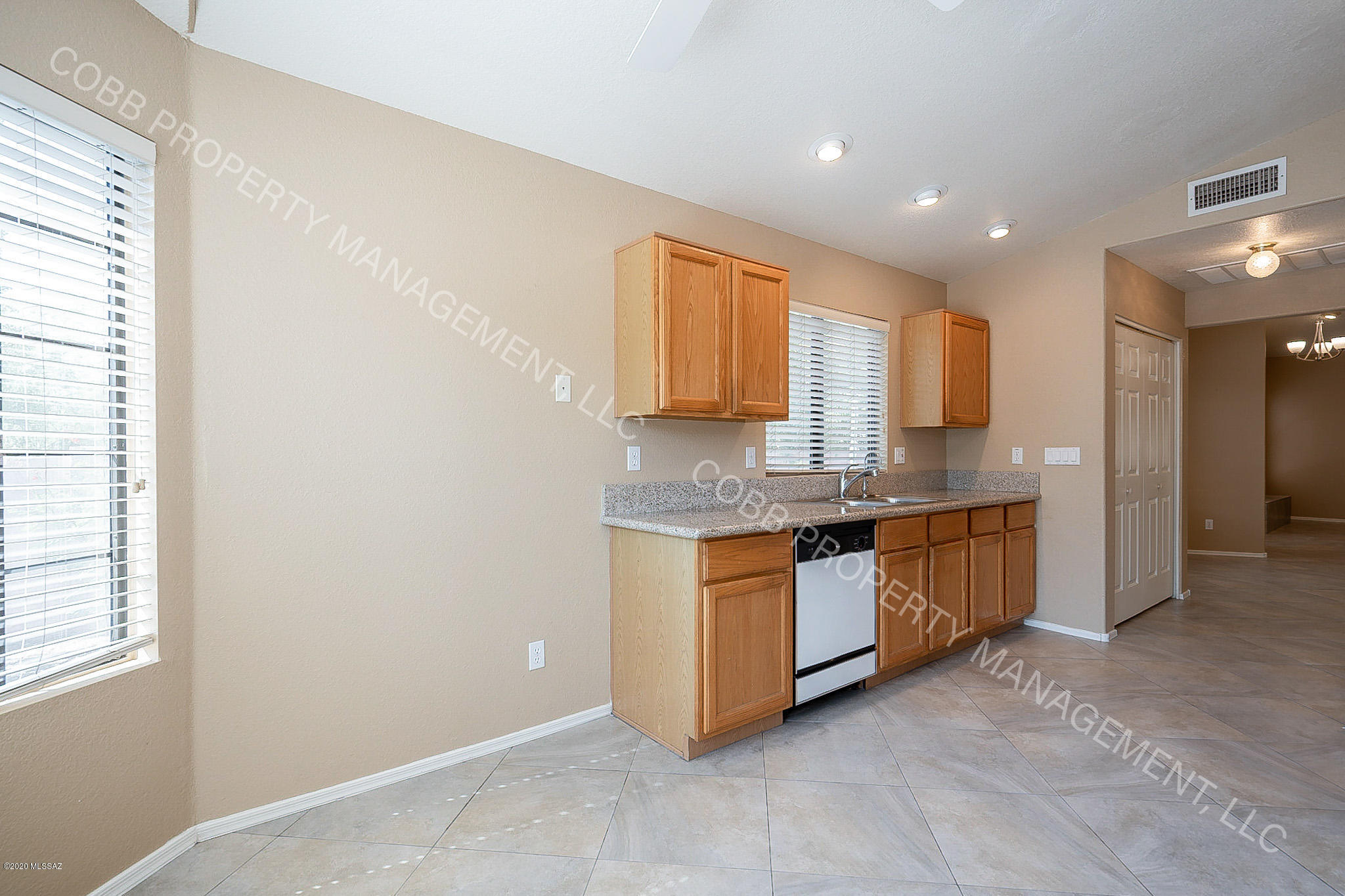 Ventana De Sabino (1-86) - Residential Lease