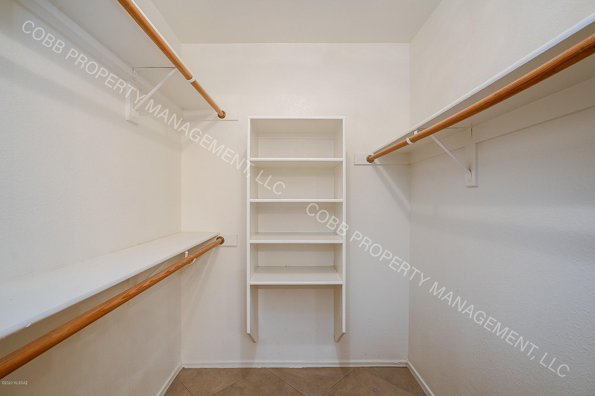 Ventana De Sabino (1-86) - Residential Lease