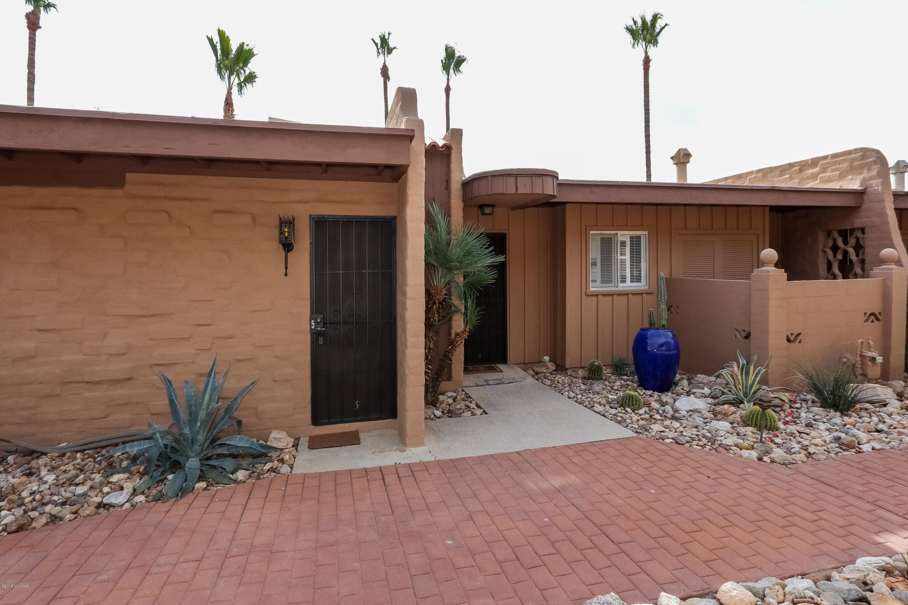 Mission Hills Townhomes (1-39) - Residential