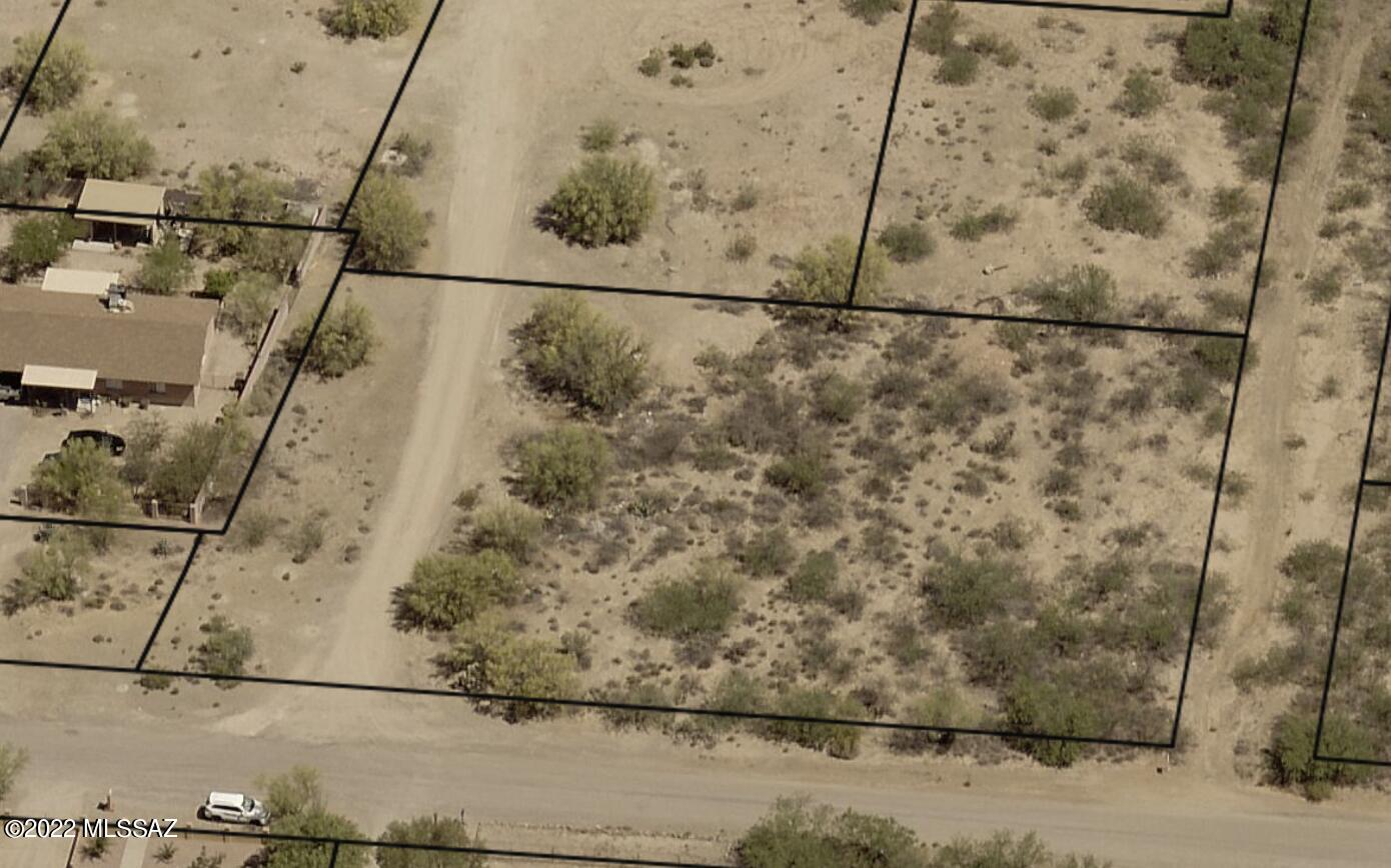 We think this property has potential to build 2-3 homes. The property is located in a growing area of town, don't miss this great opportunity! 

Southerly part of property zoned SR, northerly part zoned CB-1.