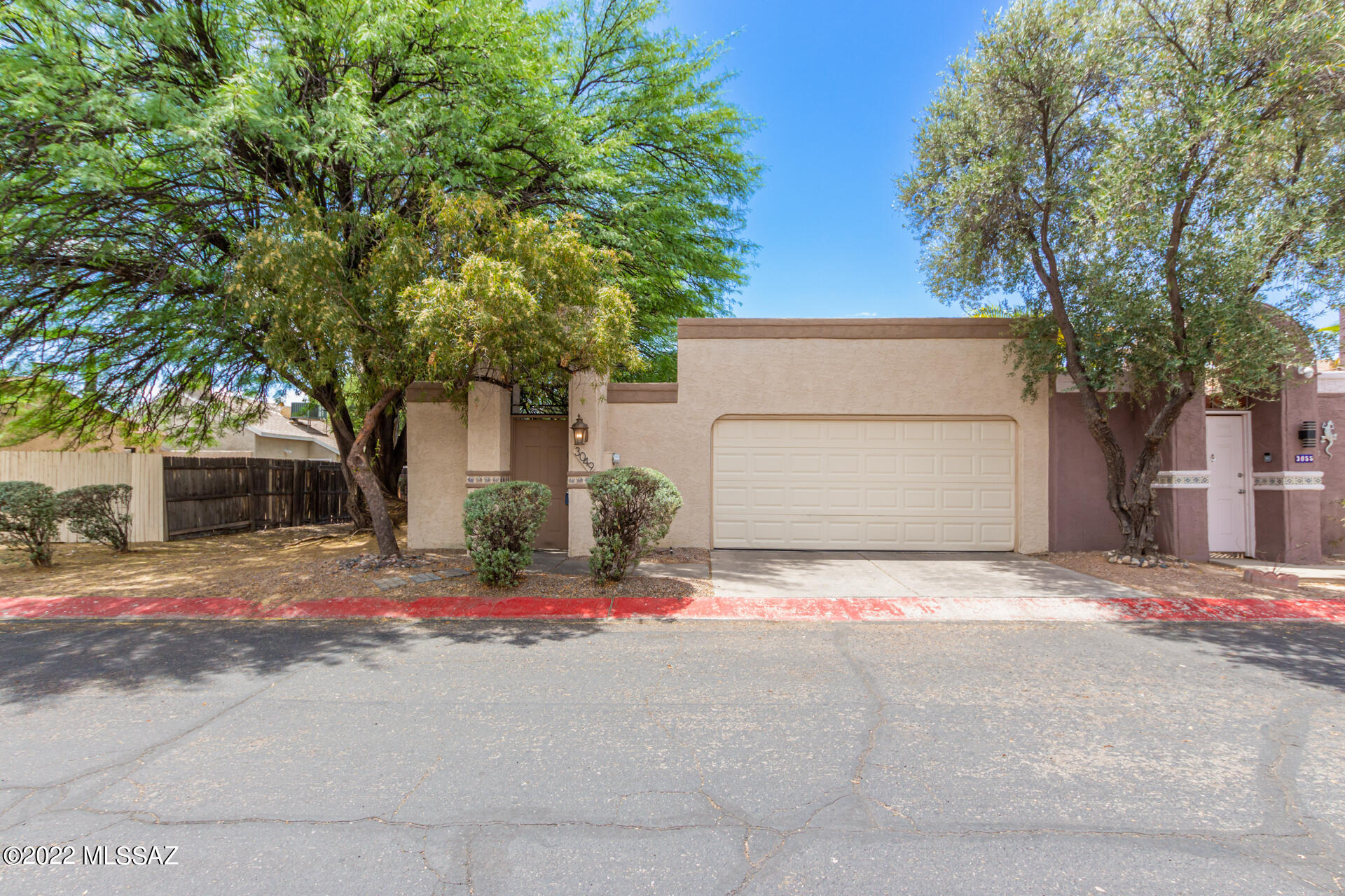 Seller will review all offers between $200k - $215k. This stunning property has been updated with tile backsplash in kitchen, fireplace and bathroom. All new light switches and outlets throughout the home. Large amazing tile throughout the home. This home is move-in ready, and convenient to local shopping, dining and community recreation. With easy freeway access your commute from this quiet neighborhood won't take long. Come see today!