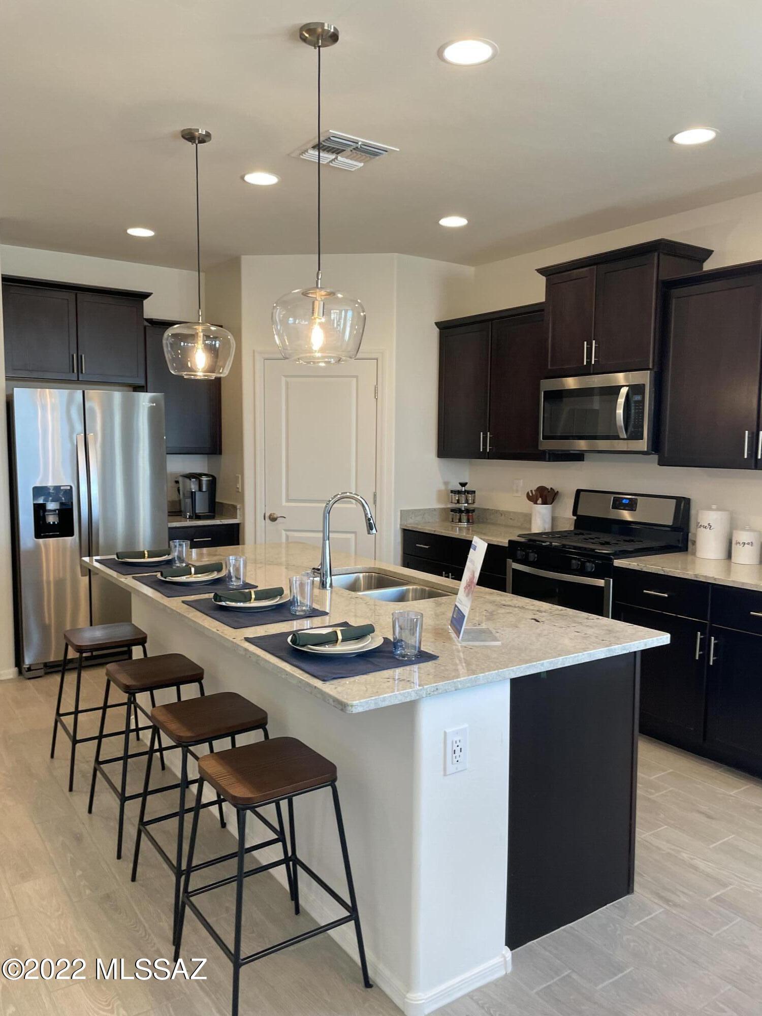 Rancho Del Lago (1-100) - Residential Lease