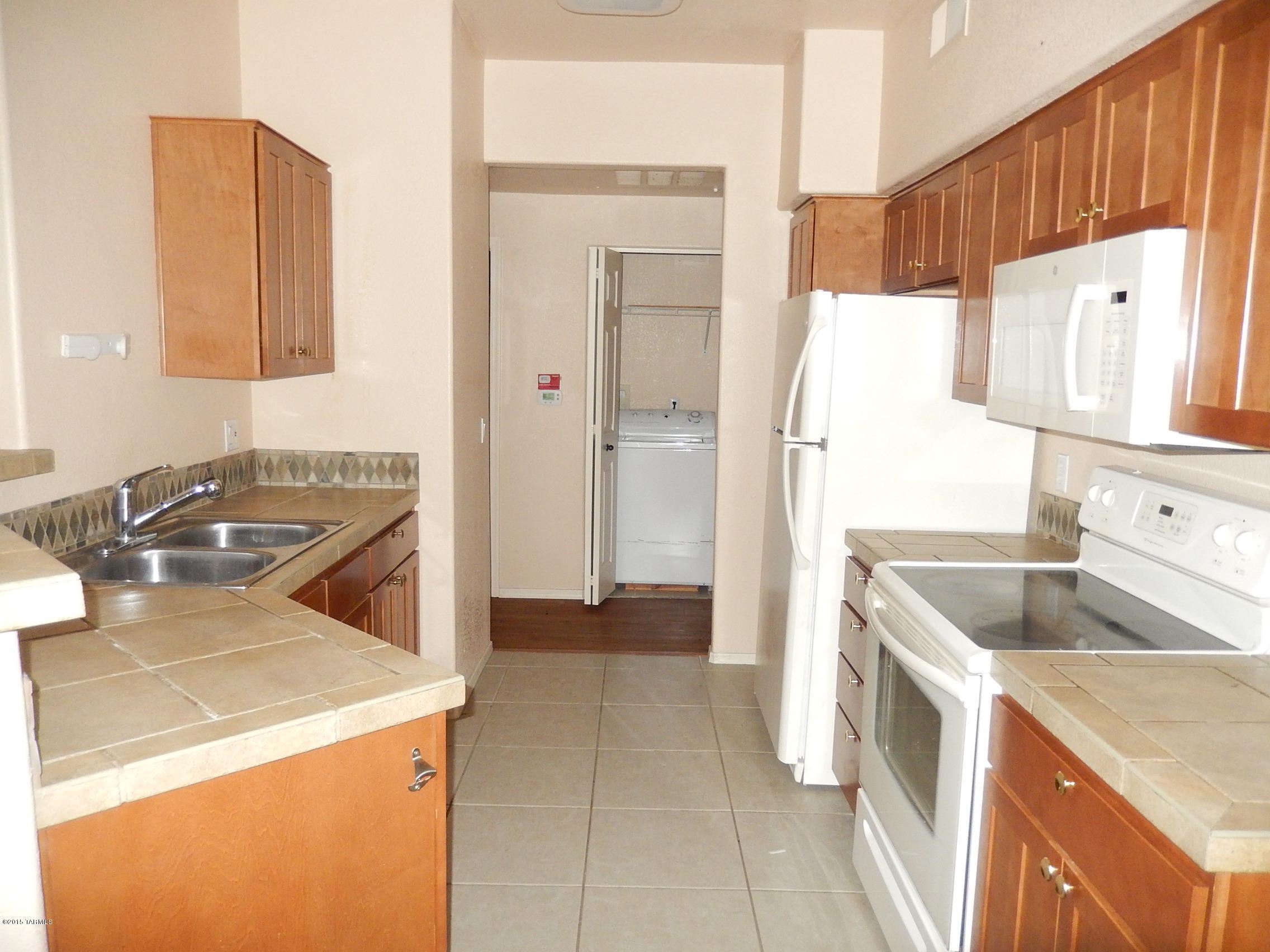 Pinnacle Canyon Condominium - Residential