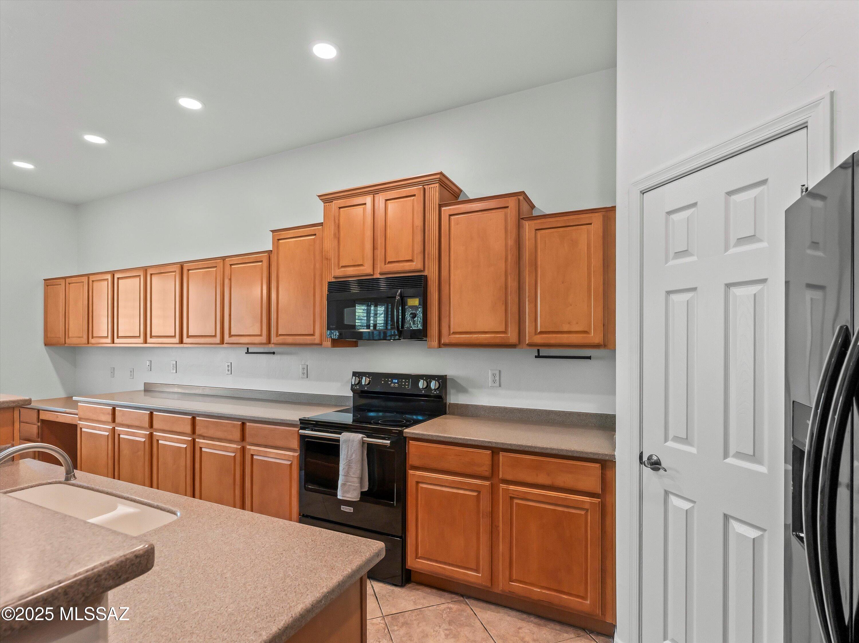 Continental Reserve Blk. 16A (1-111) - Residential