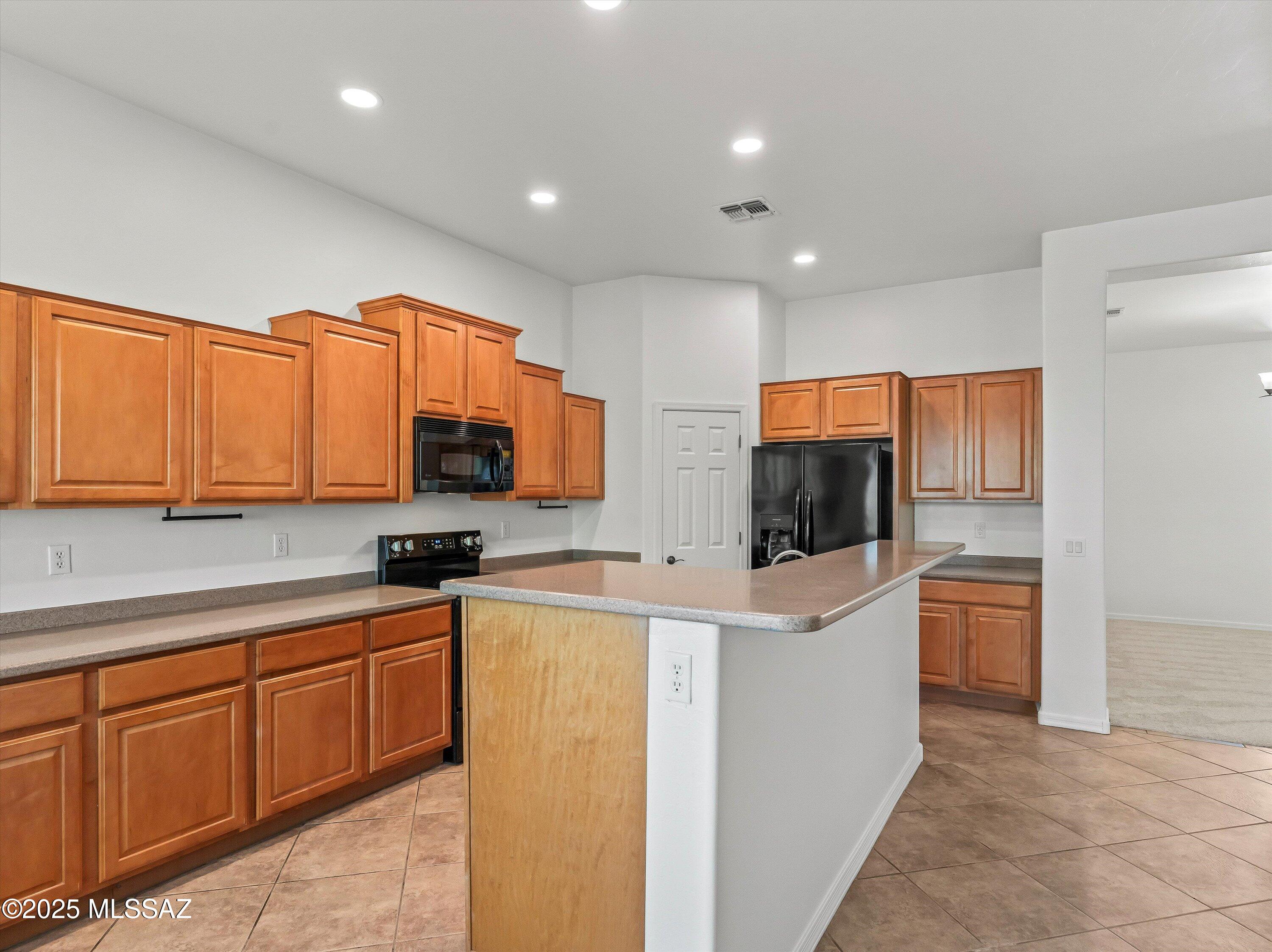 Continental Reserve Blk. 16A (1-111) - Residential