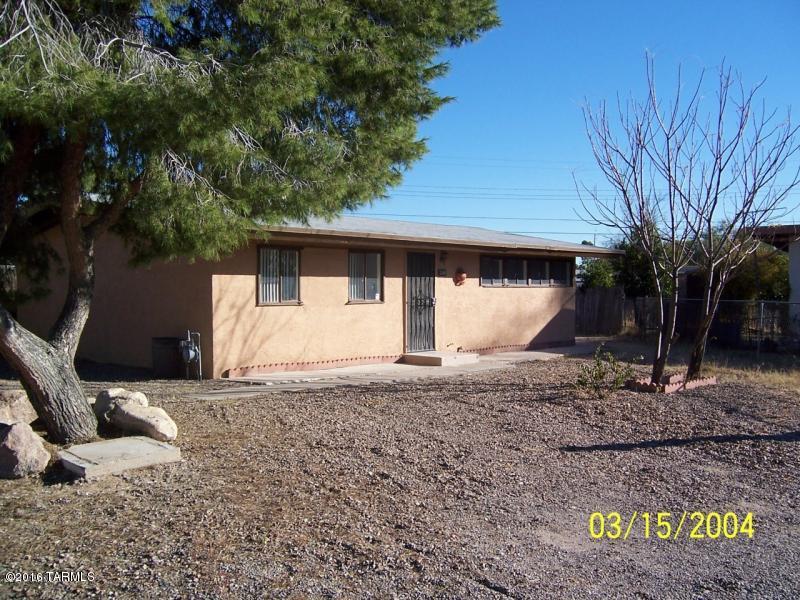 Roof,heatpump,200 amp electrical service,tile and countertops installed 2010. do not disturb tenants. under lease until august 31st 2017