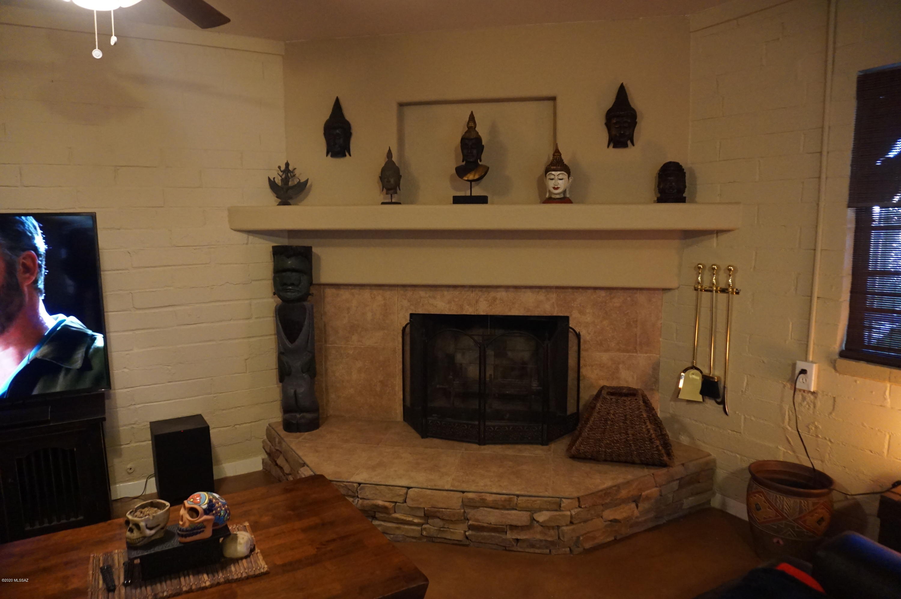 Country Club Manor - Residential Lease