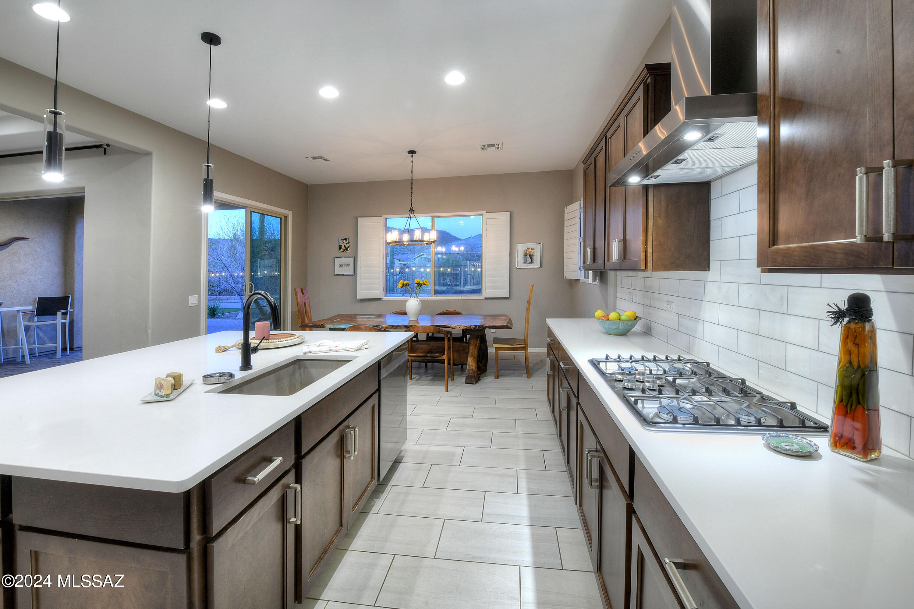 Boulder Bridge Pass II At Dove Mountain SQ20143250154 - Residential
