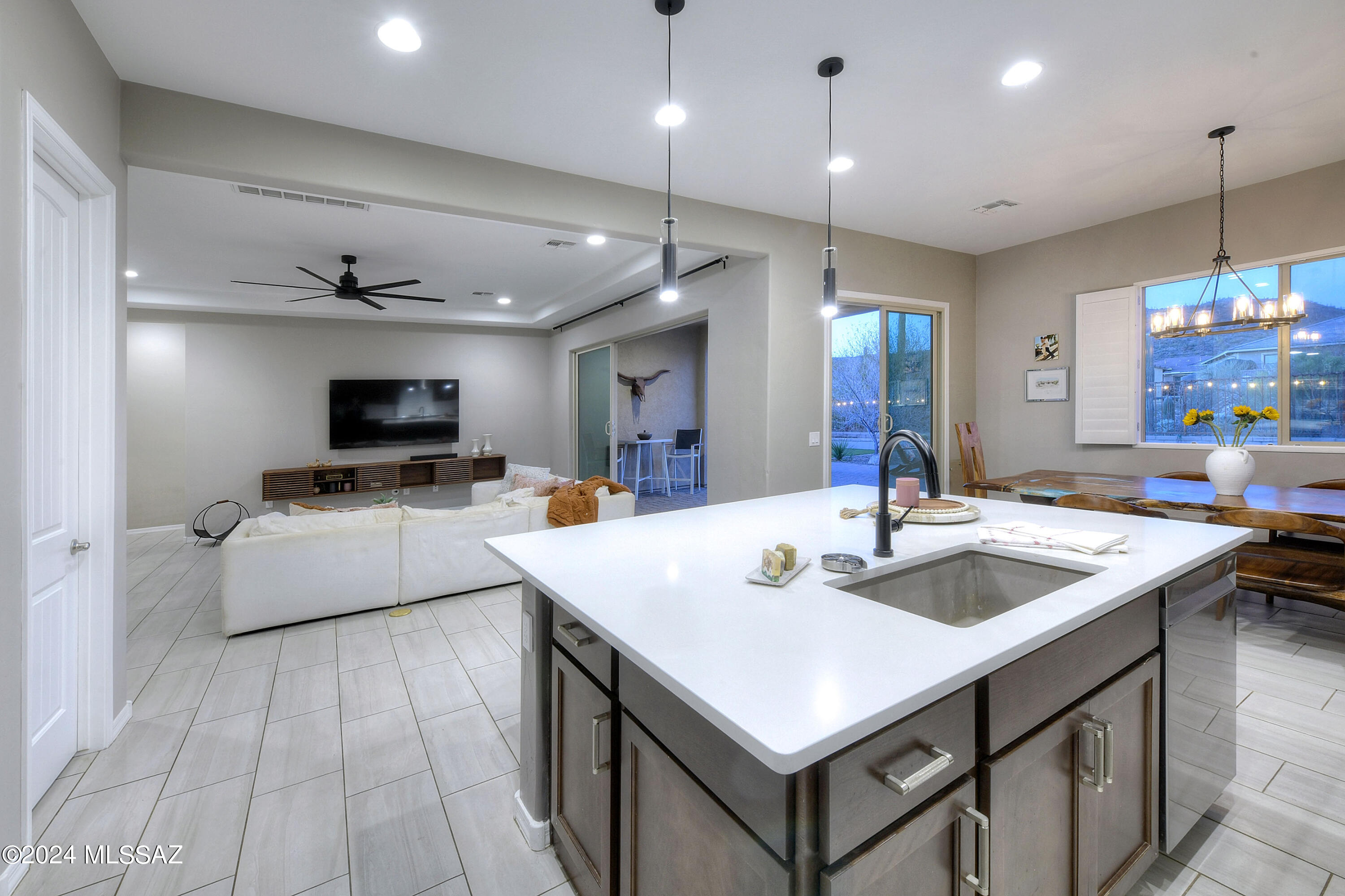 Boulder Bridge Pass II At Dove Mountain SQ20143250154 - Residential
