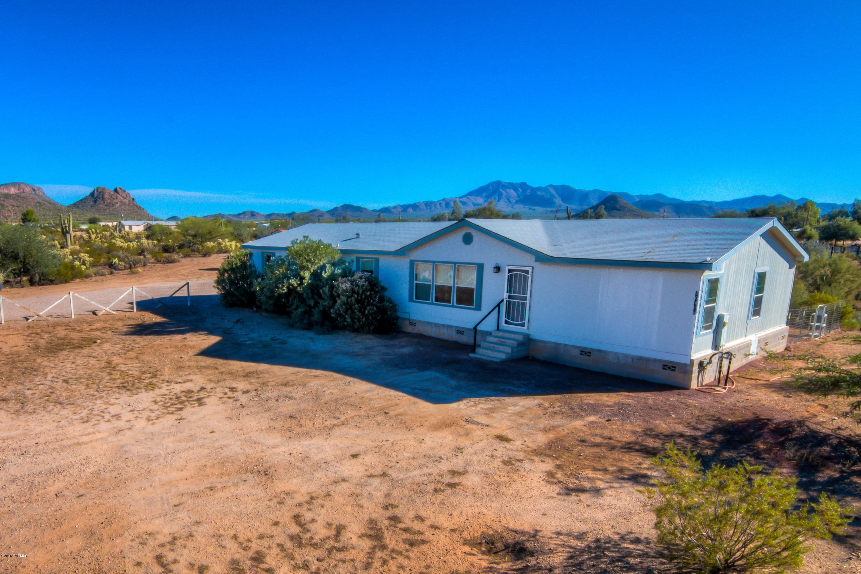 Beautiful home with pebble tec pool! Master bath has a large garden tub. Lots of cabinet/counter space in kitchen! Gorgeous mountain and sunset views! Must see home!