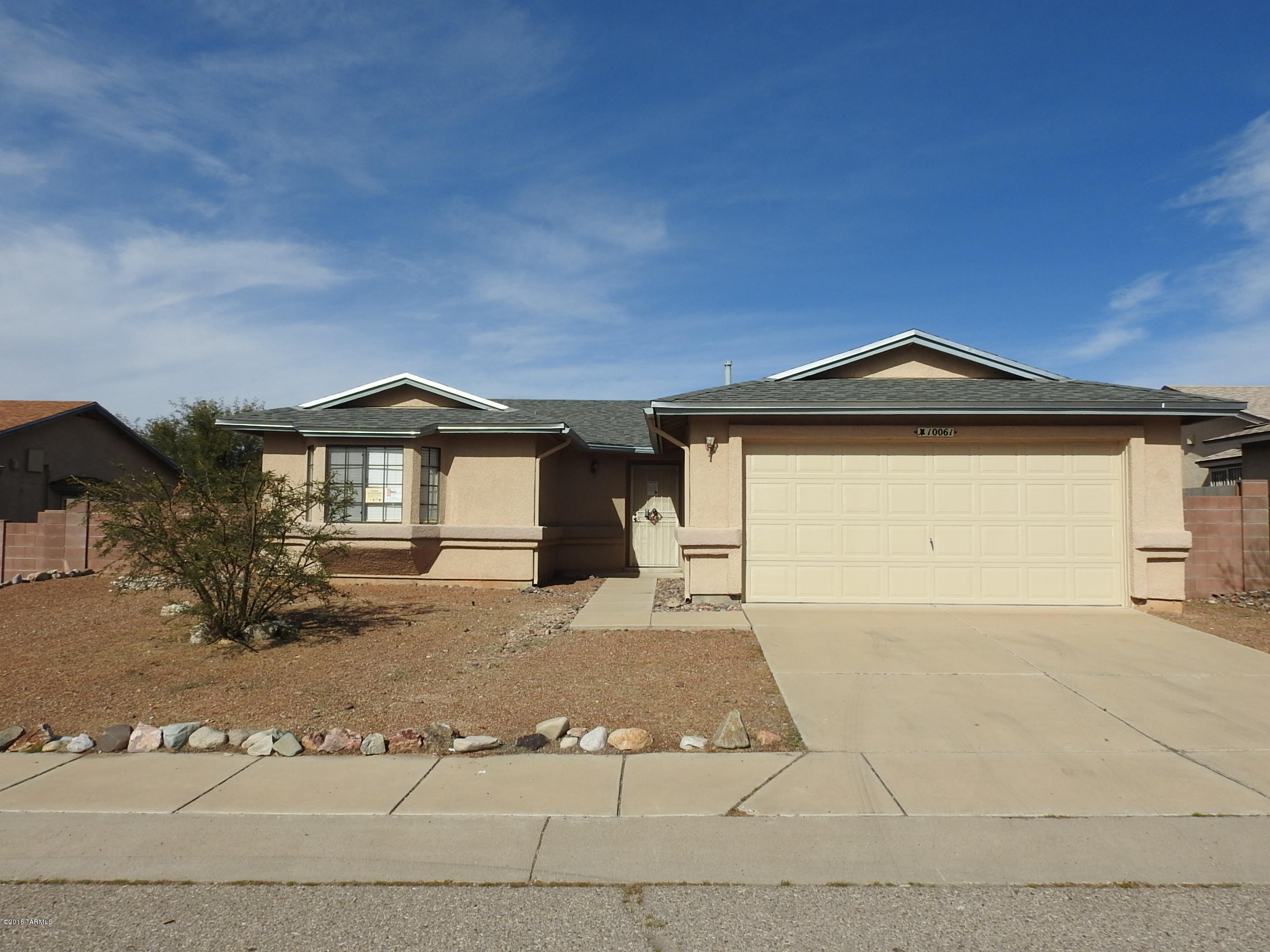 HomePath Property - Move in ready in this charming, easy to live in, contemporary designed, 3 bedroom, 2 bath, great room, lovely kitchen and pool size lot with room for growing, relaxing, and entertaining with great views of the Catalina Mountains.  Close to many amenities and Davis Monthan Air Force Base.  Community pool and spa.  Special HomePath first time homebuyer program with 3% closing costs available to qualified buyers (see attached flyer for details).
