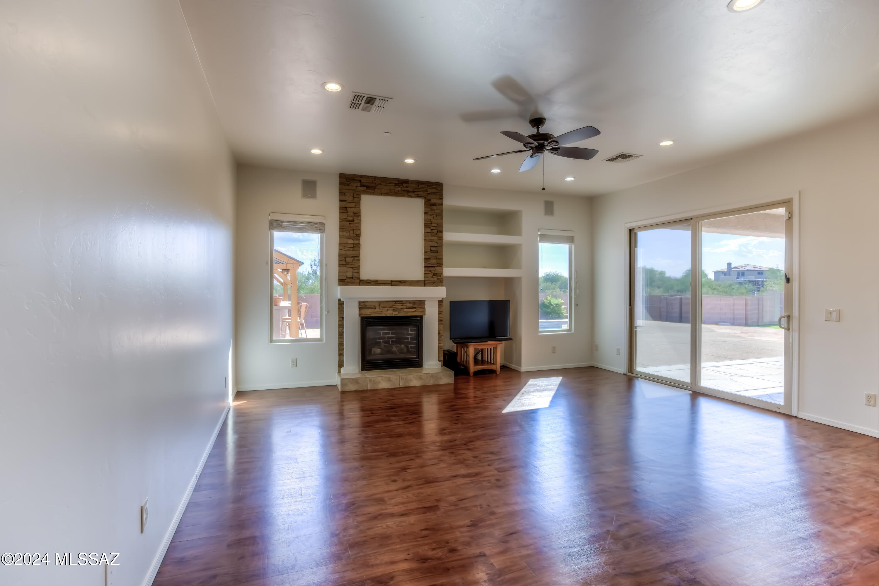 Agua Dulce (1-60) - Residential