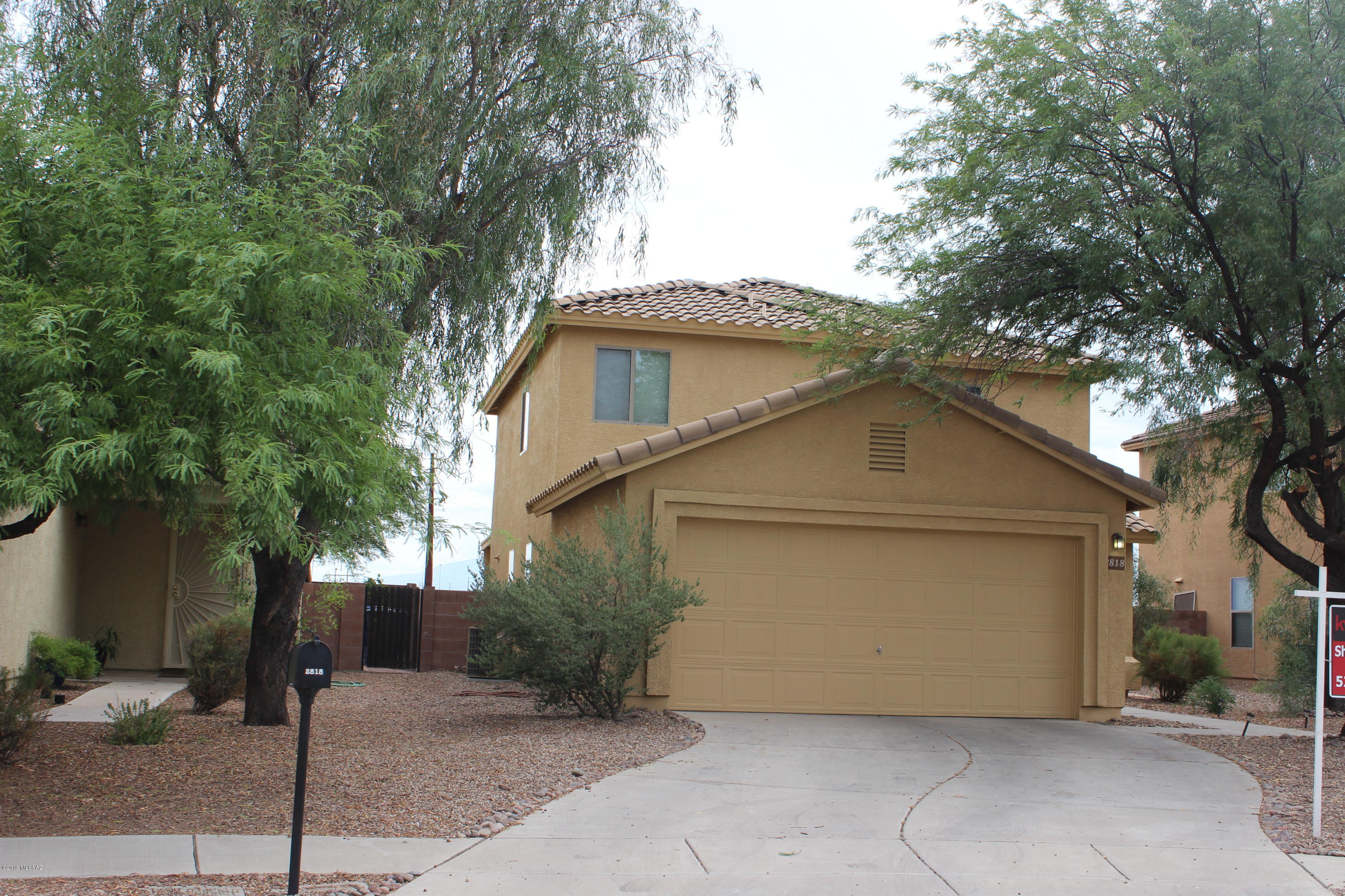 Beautiful 2 story home with 4 bedrooms, 2 bath plus loft in Silver Creek II subdivision. No neighbors behind you! Private lot backing up to the Rillito River, flagstone back patio and great mountain views! Freshly painted interior and exterior, and newly installed bamboo wood flooring in loft. All appliances included even washer, dryer, and water softener! Don't miss out on this great opportunity! COME SEE this home and MAKE AN OFFER today!
