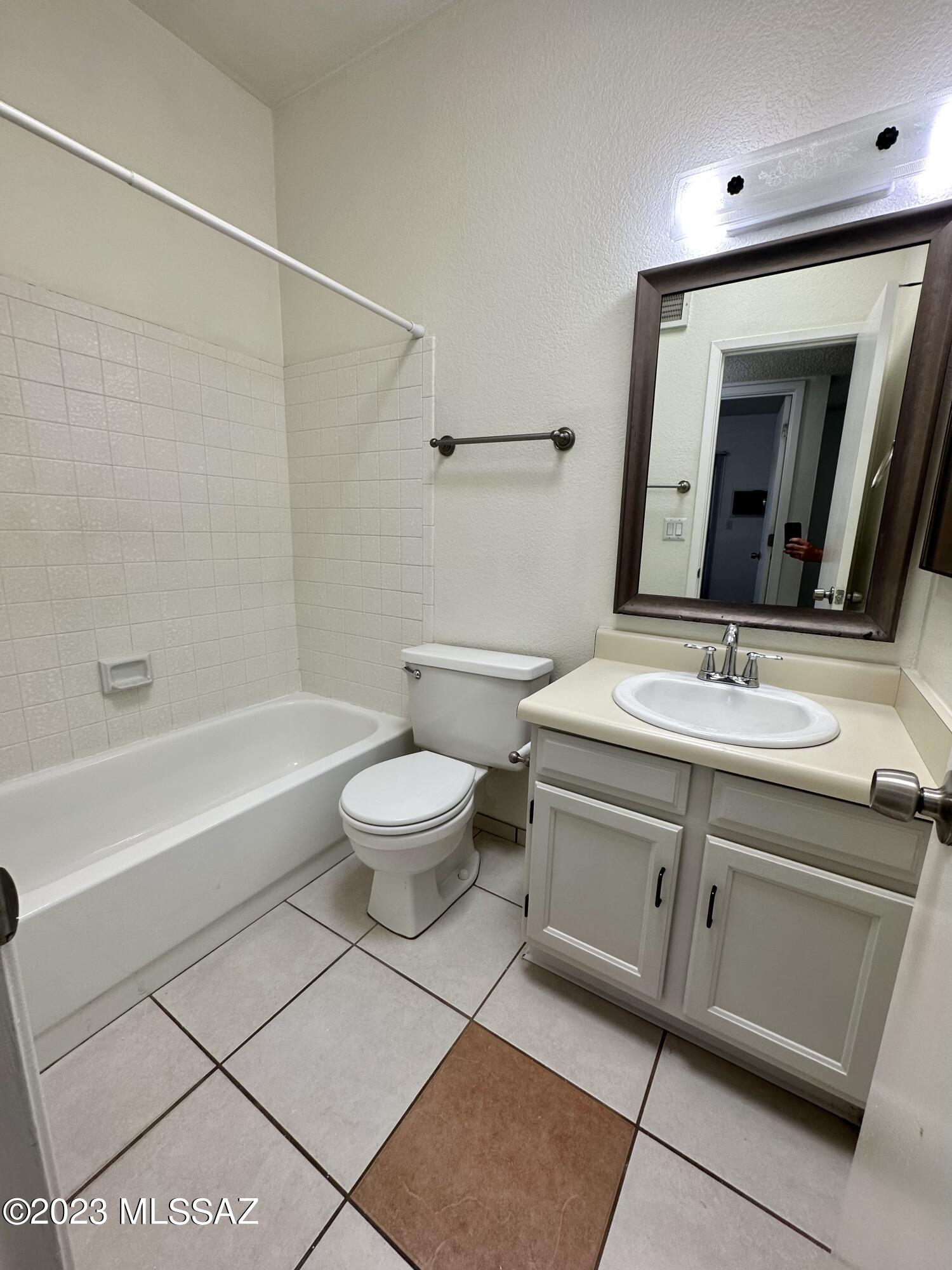 Gatewood Pointe Townhomes(1-138)BK.(1) - Residential Lease