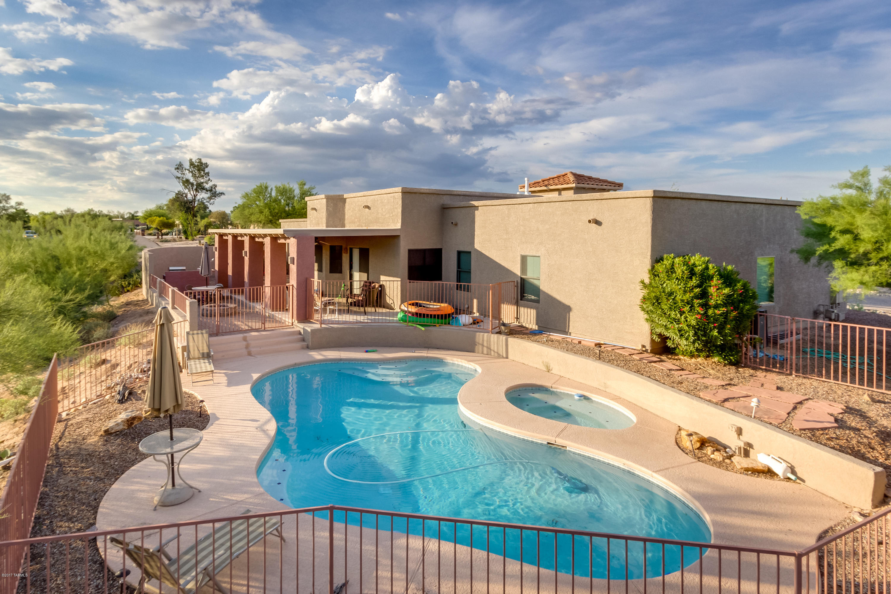 Casas Adobes Country Club Est. - Residential