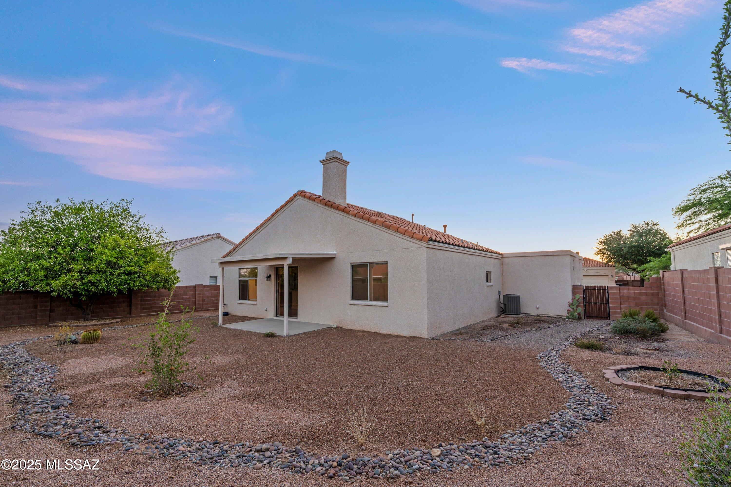 Las Lindas(1-76) - Residential