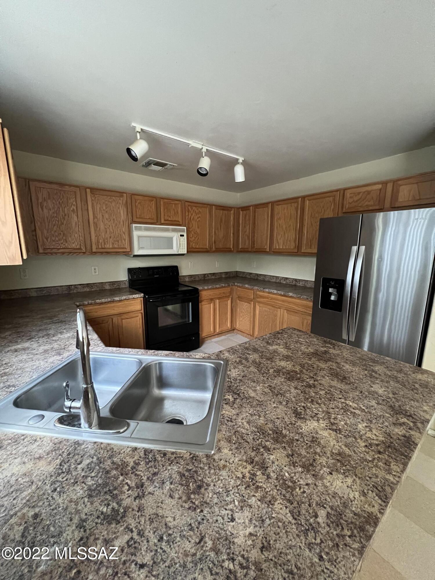 Los Arroyos Del Este Resub - Residential Lease