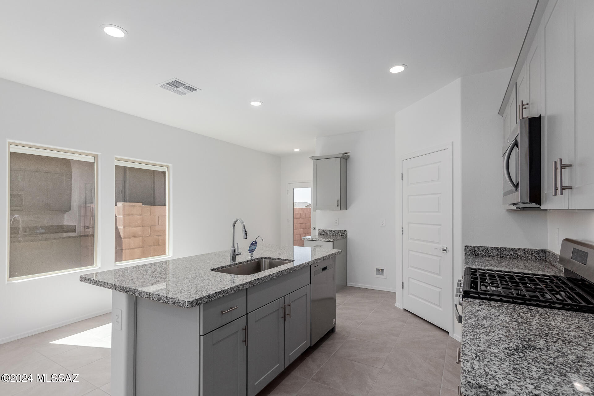 Saguaro Bloom Blocks 5 & 6 - Residential