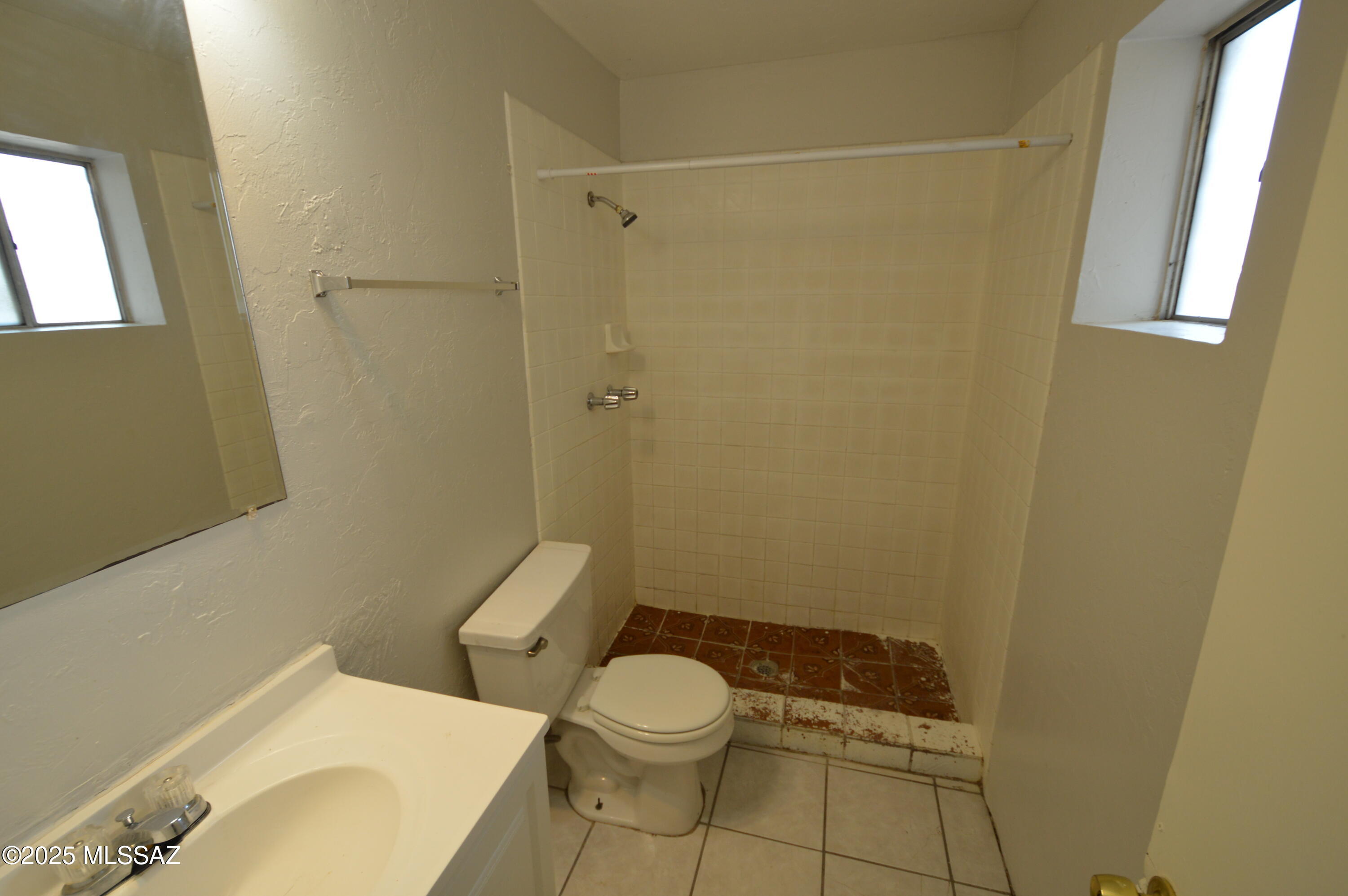 Vista Alegre (1-11) - Residential Lease