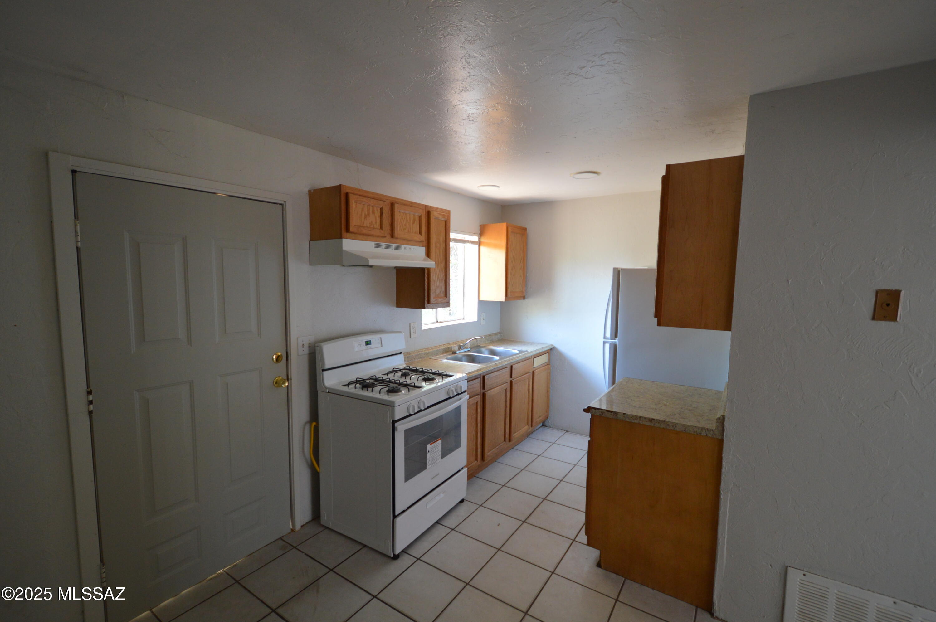 Vista Alegre (1-11) - Residential Lease