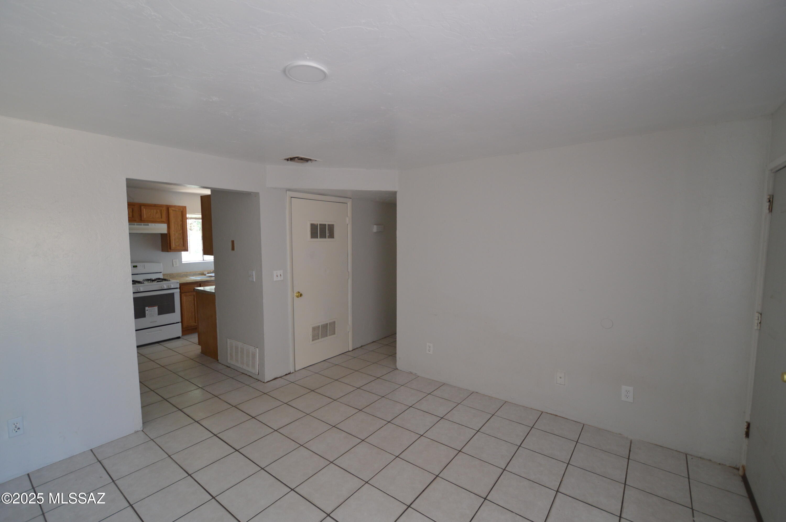 Vista Alegre (1-11) - Residential Lease