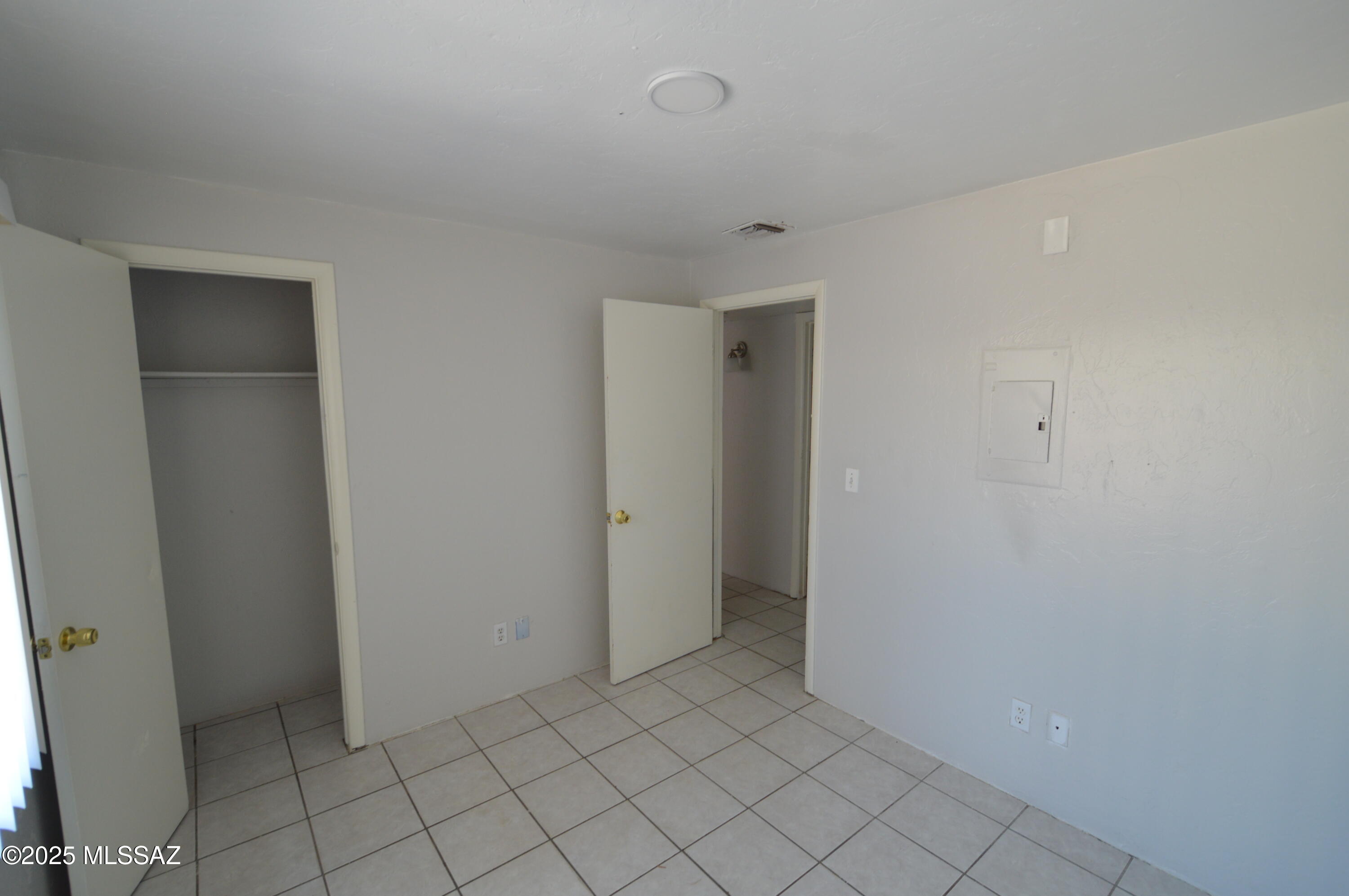 Vista Alegre (1-11) - Residential Lease