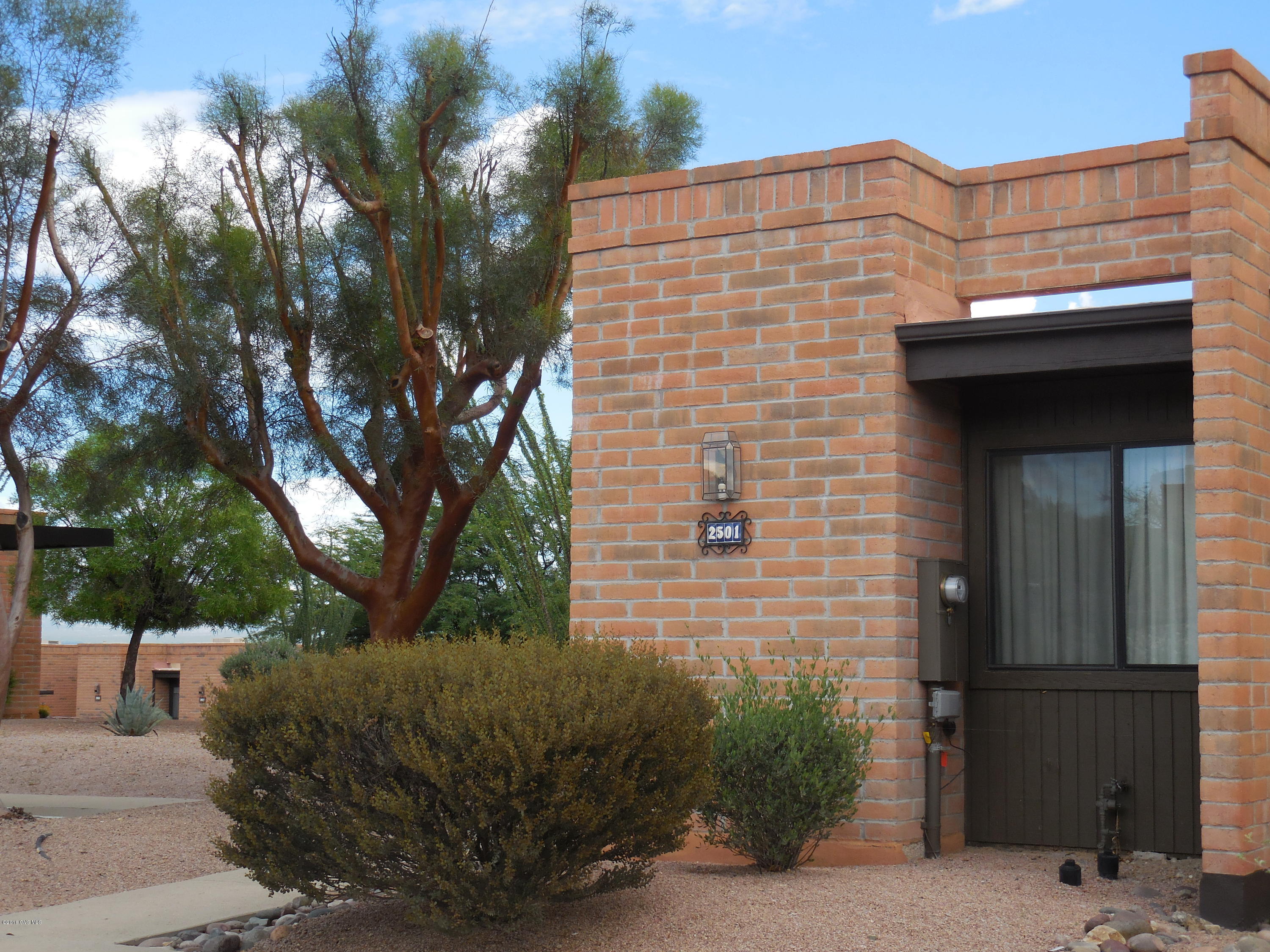 One bedroom in the Popular Desert Casitas. Coveted end unit with beautiful Santa Rita Mountain views. Nicely, fully furnished with all you need to move right in. While this unit could use some updating, it would not take much to make this an outstanding Winter retreat, full time or rental unit. Situated next to a large common area with nice trees, gives you a great feeling of space that other units don't have. This is a must see unit. Call for an appointment!!