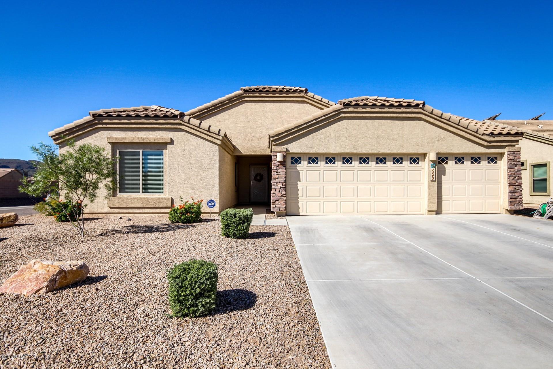 Fantastic home located on a corner lot on a quite street, close to school, parks and restaurants. Boasting over 1900 square feet, features include, a 3 car garage, vaulted ceilings, an open floor plan, beautiful tile floors and plush carpeting. The kitchen is complete with with stainless steel appliances, gas cooking, granite counters, and island and custom cabinetry. Out back your private yard is primed and ready for your personal touches. Don't delay, schedule your showing today!