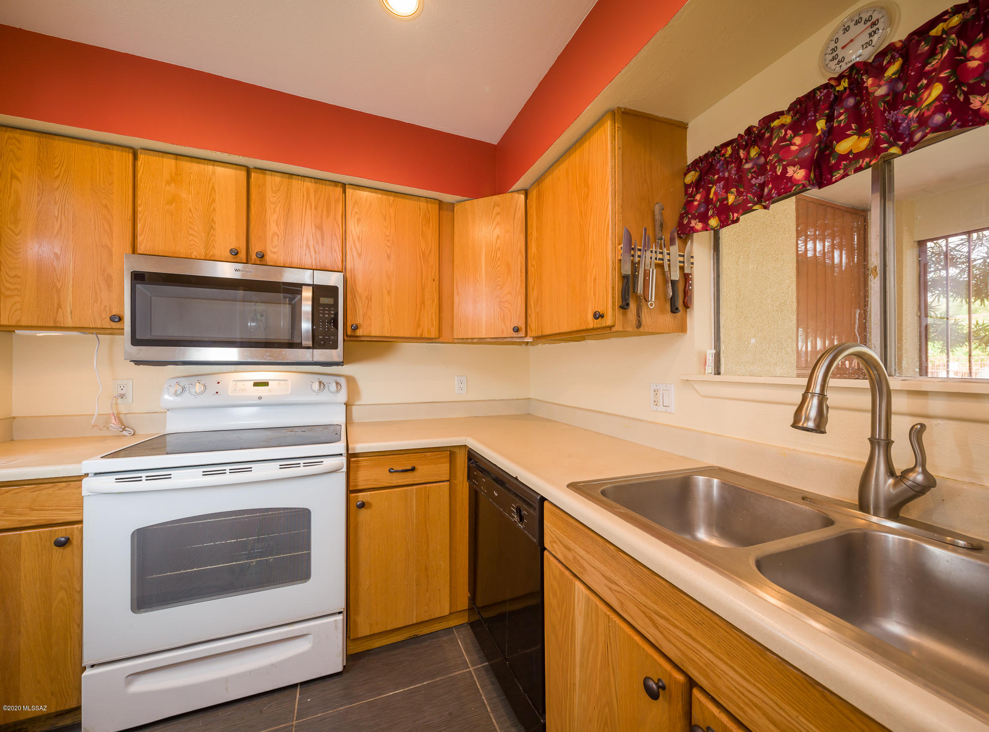 Las Colinas Condominiums - Residential